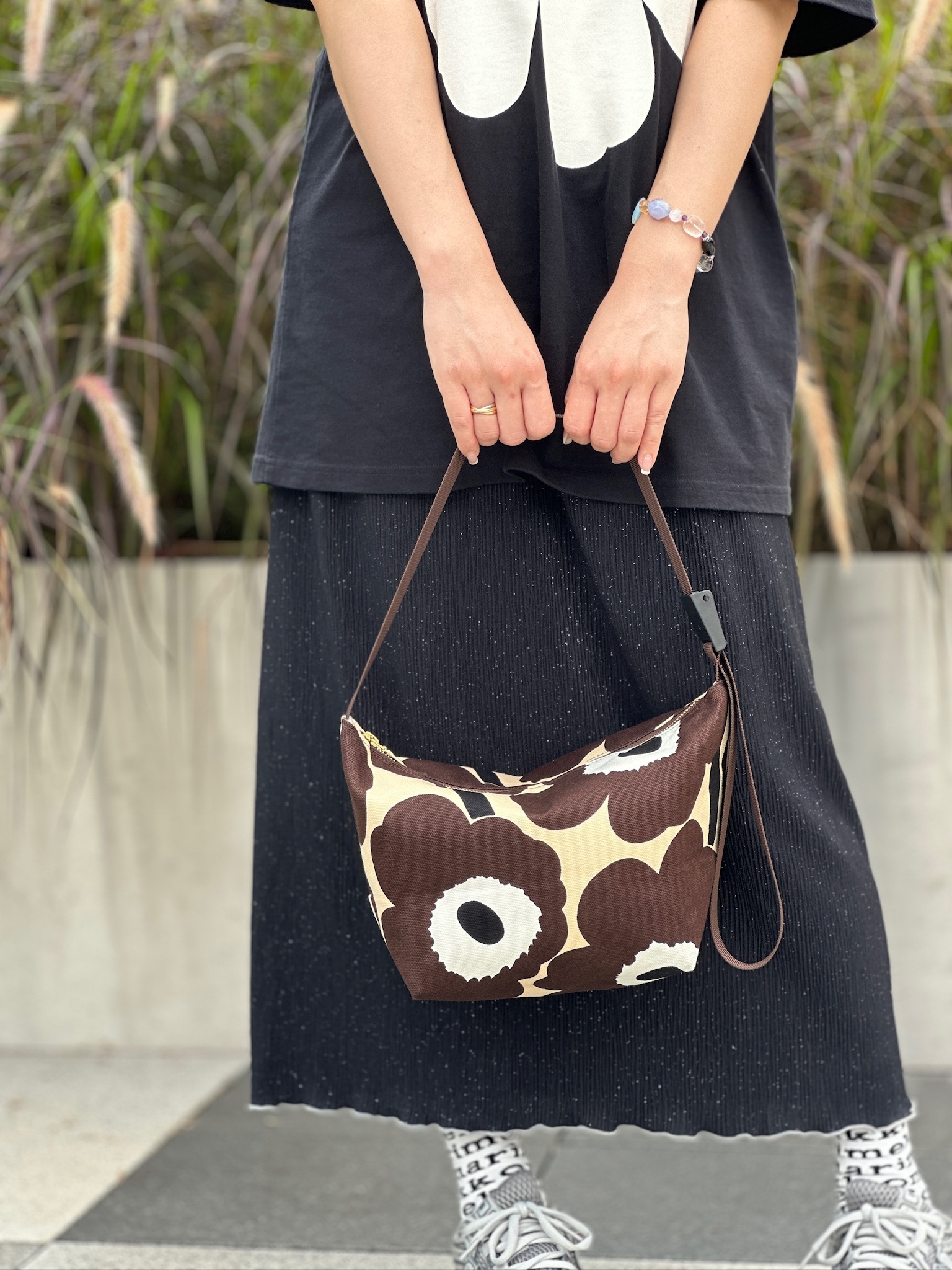 Em’s essential shoulder bag | marimekko limited  fabric | Brown x beige 中花
