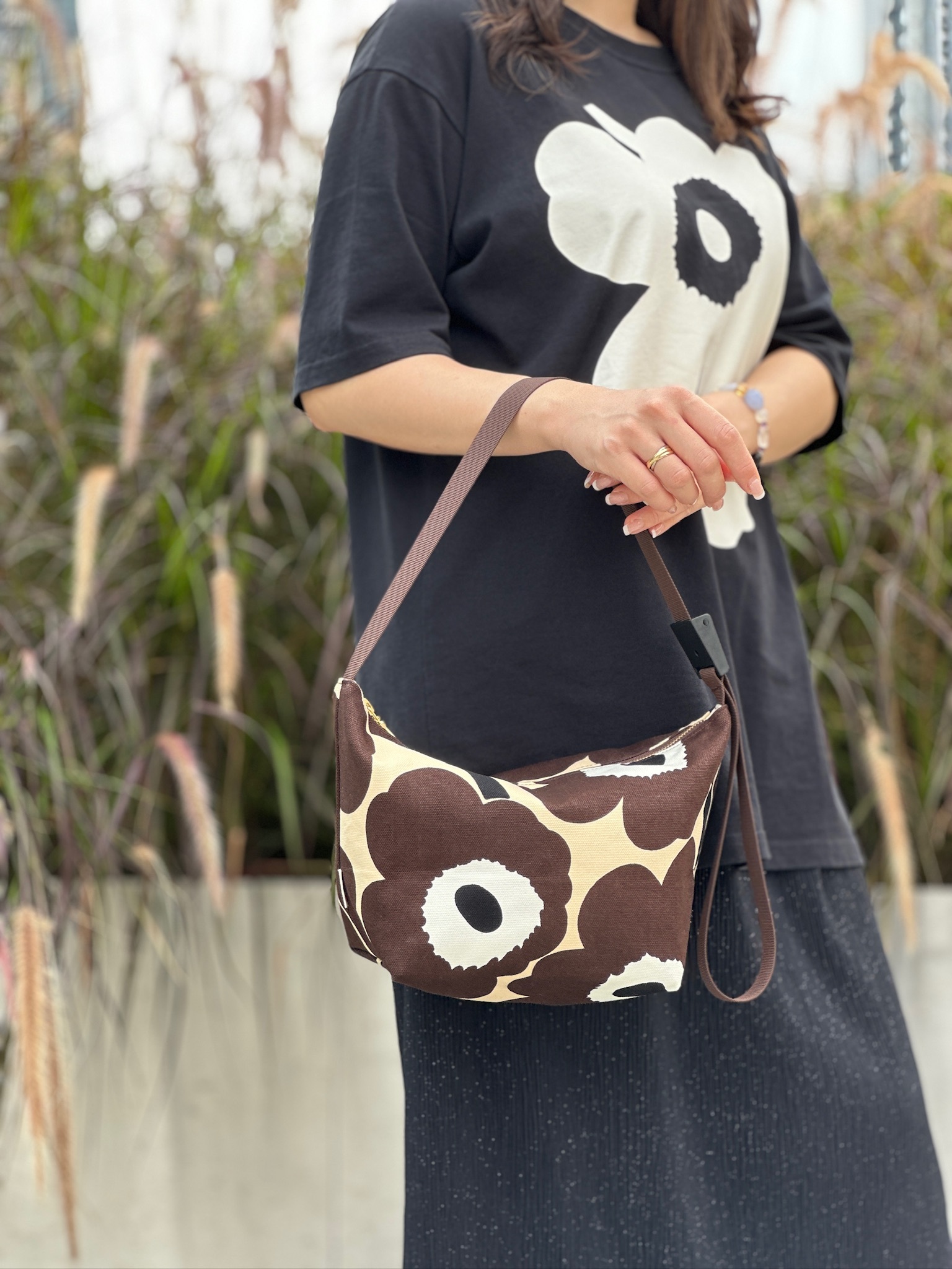 Em’s essential shoulder bag | marimekko limited  fabric | Brown x beige 中花