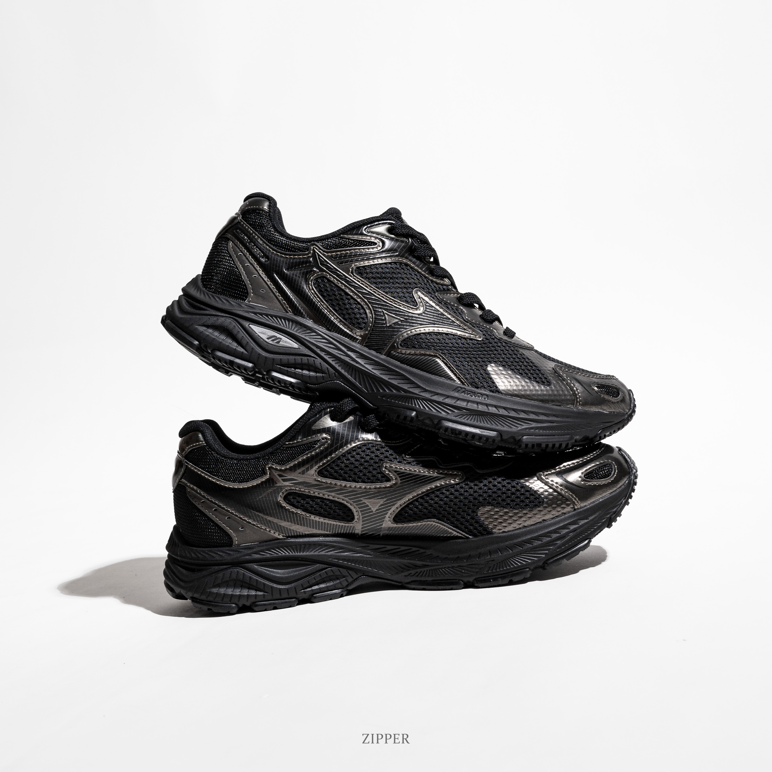 MIZUNO Racer S Black