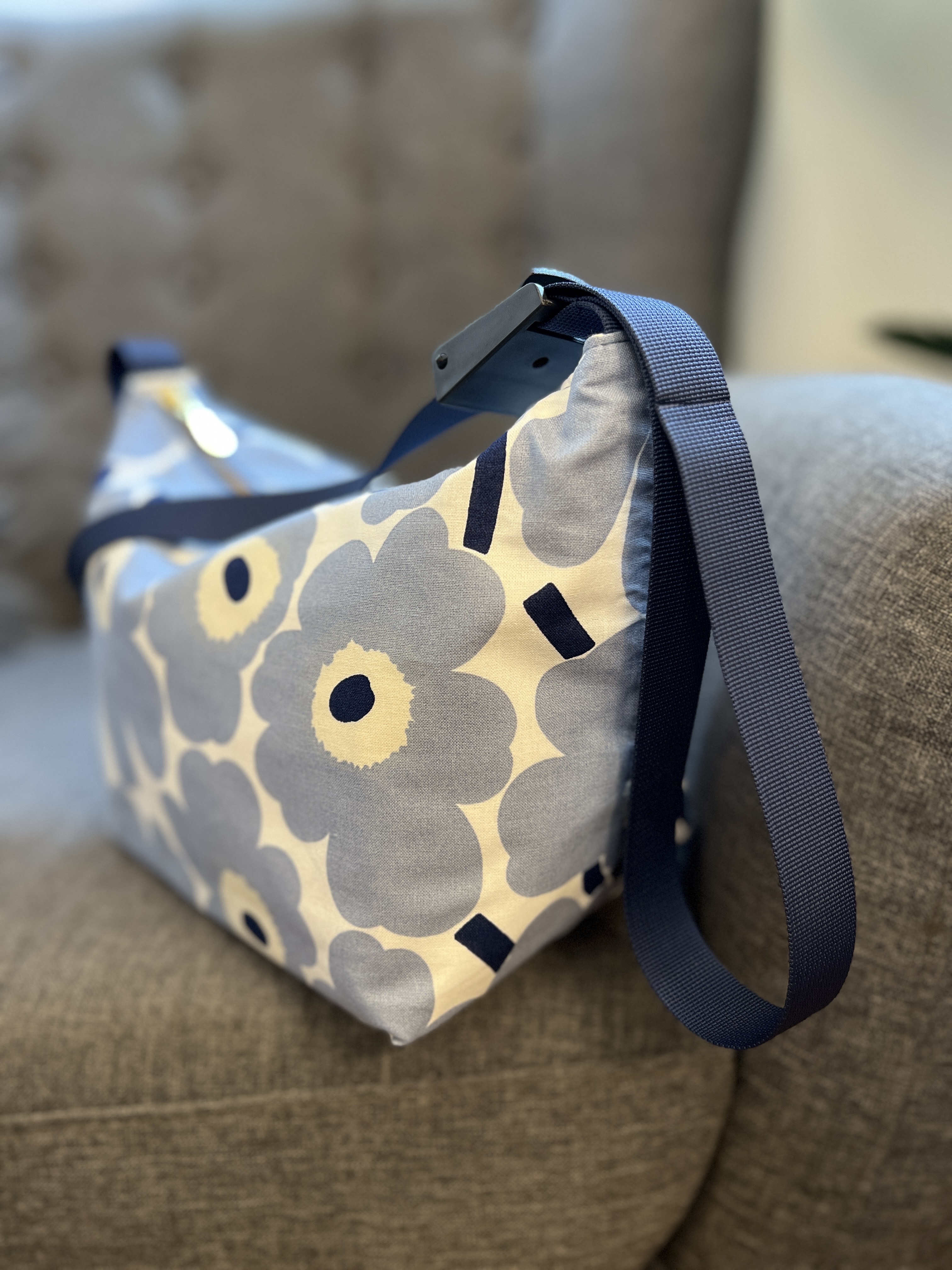Em’s essential shoulder bag | marimekko Japan limited  fabric | light grey blue unikko
