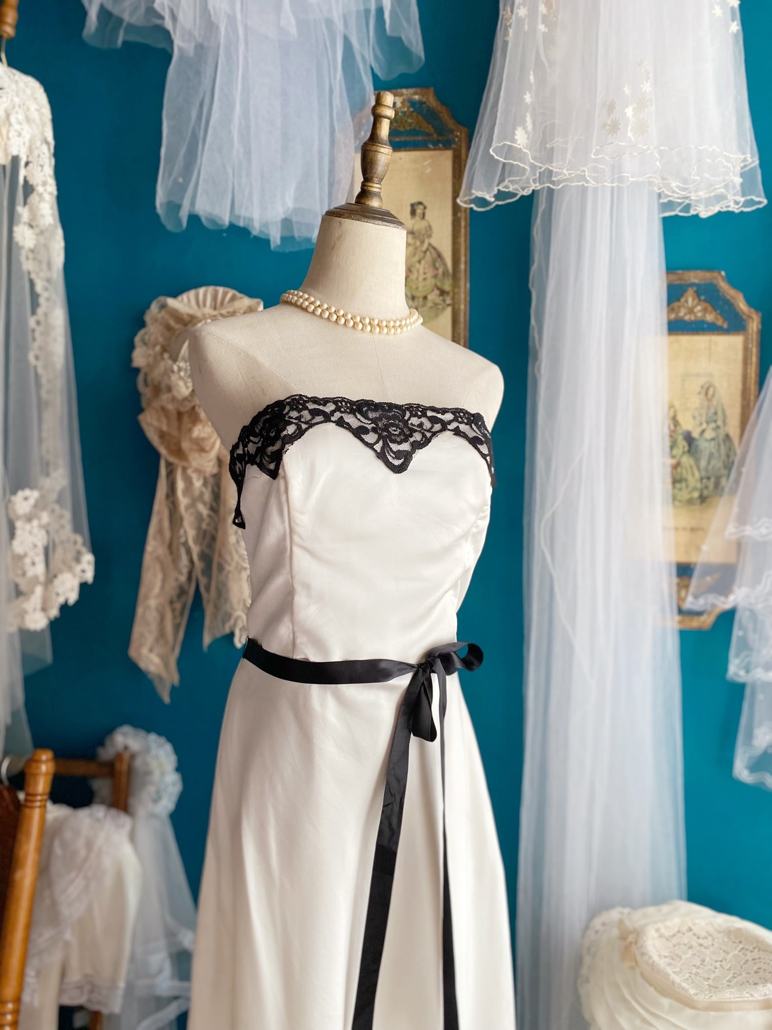 Vintage Dresses from Jessica McClintock (Gunne Sax Collection) / 古著黑白蕾絲平口綁帶禮服