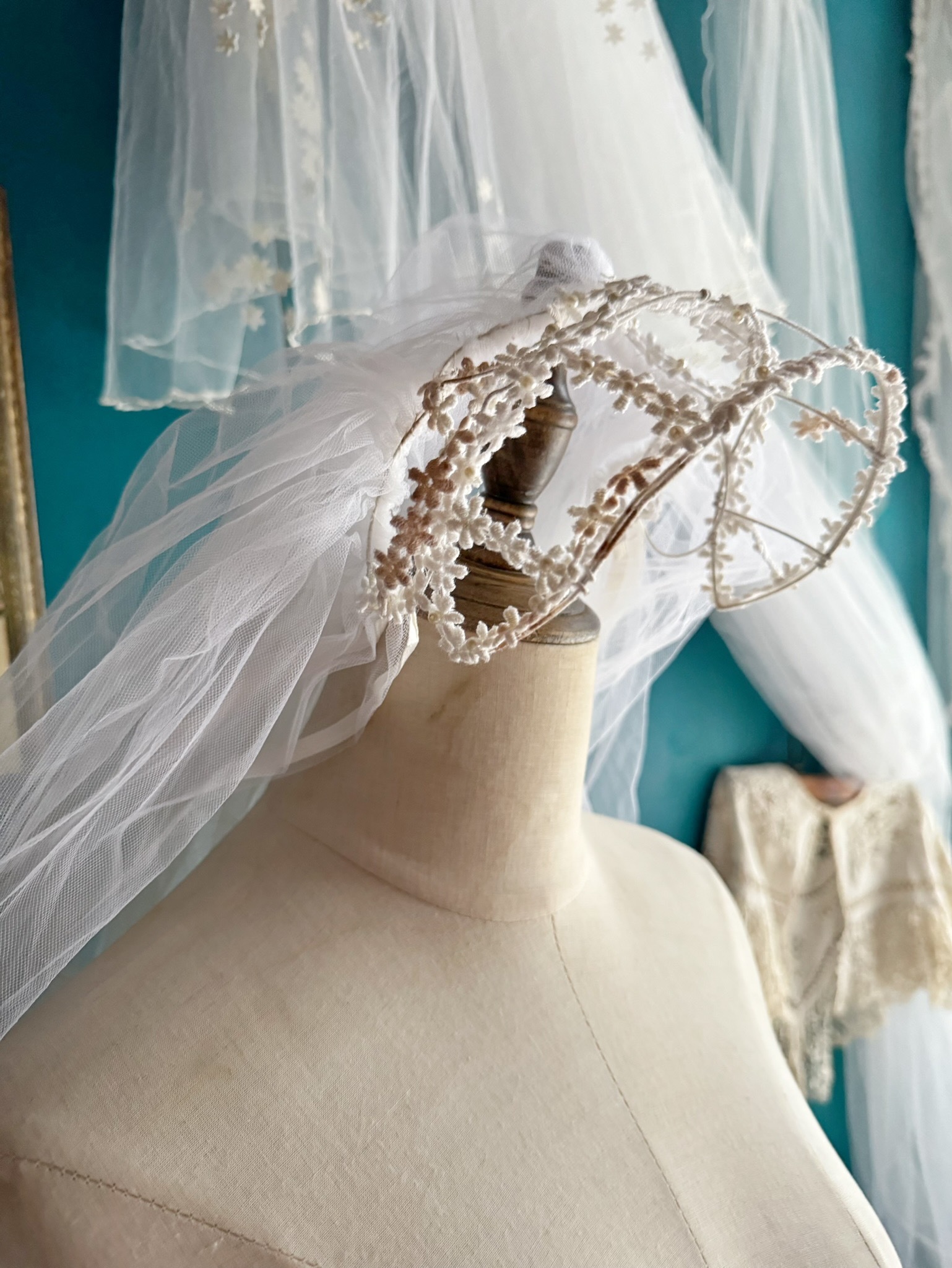 Vintage wedding veil /古著雙層小花鏤空頭紗