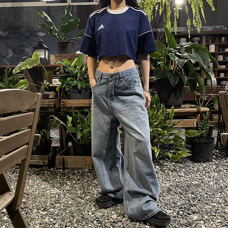 VINTAGE ADIDAS CROP TEE