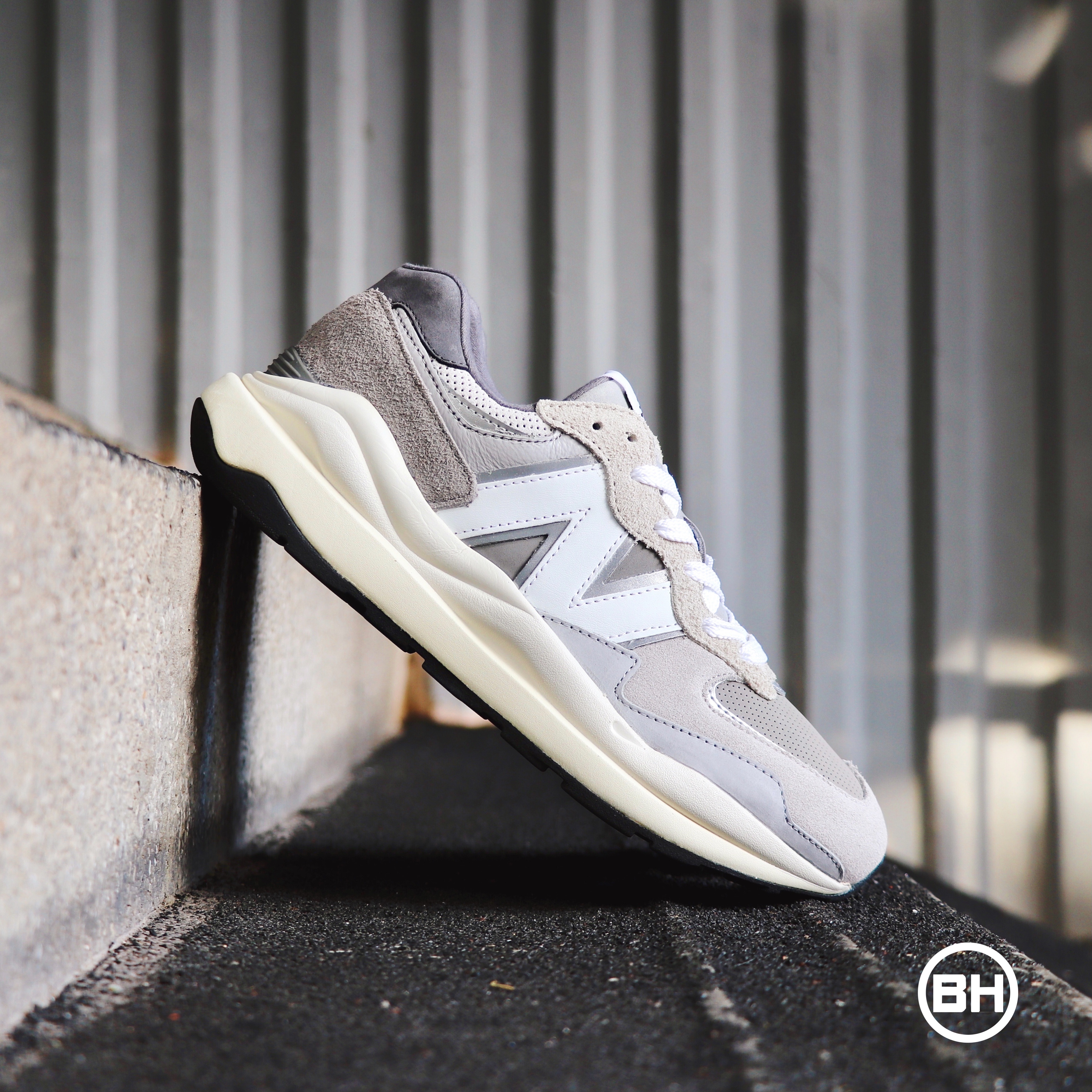New Balance M5740TA Grey