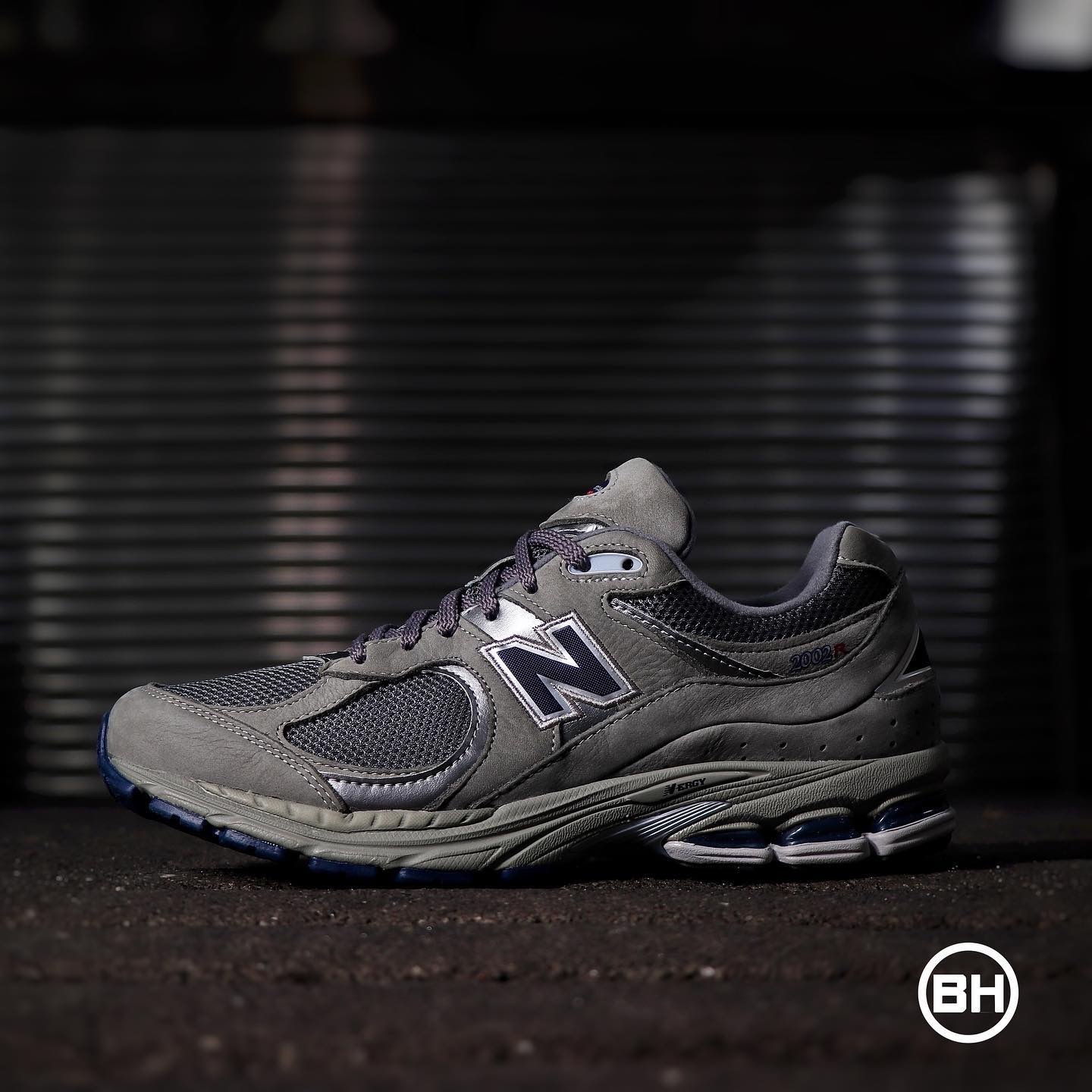 New Balance ML2002RA