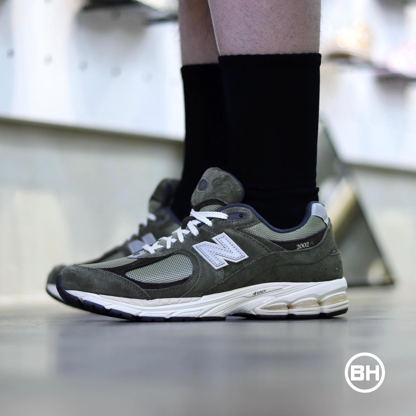 New Balance M2002RHN