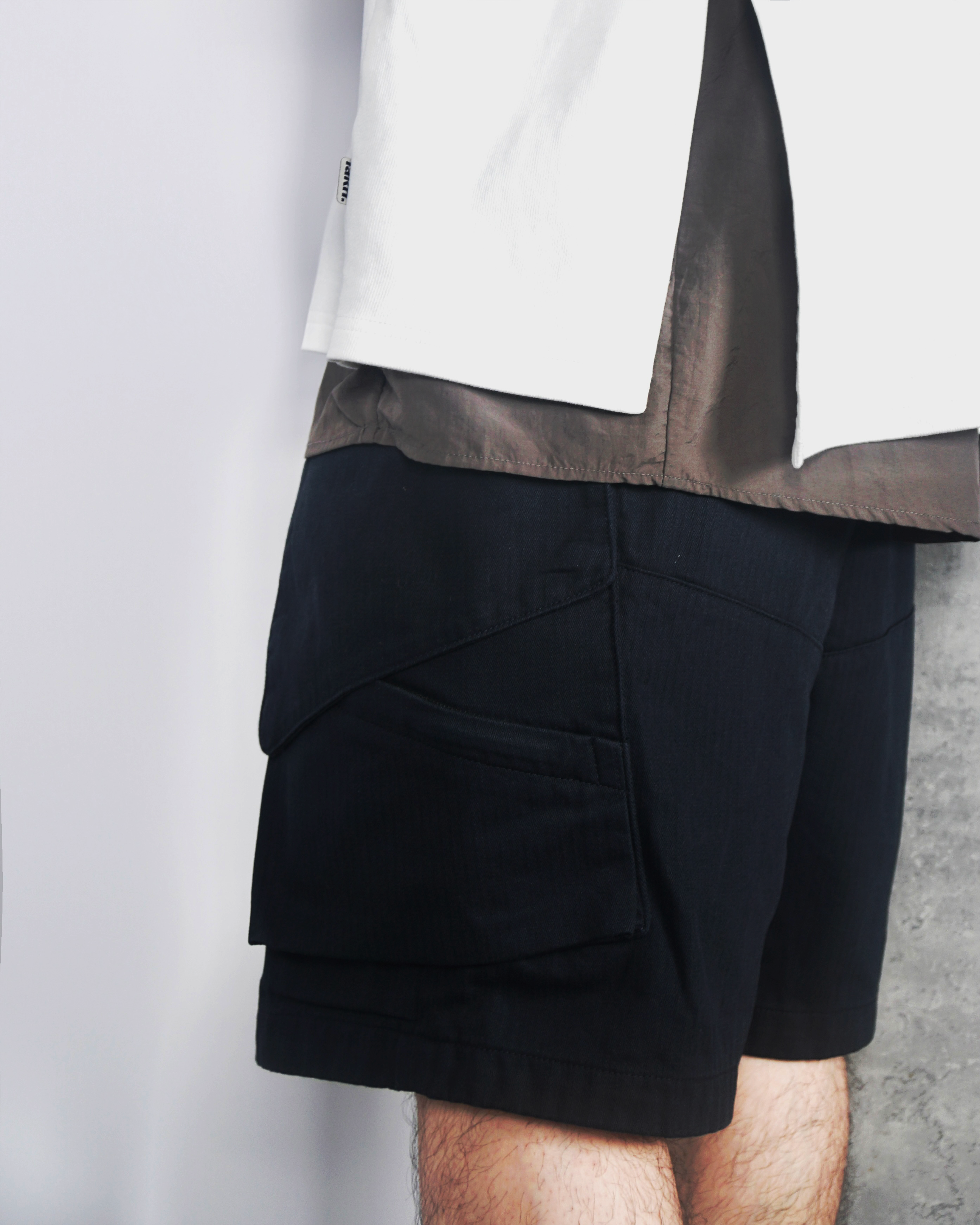 LAKH Slanted Pockets Cargo Shorts