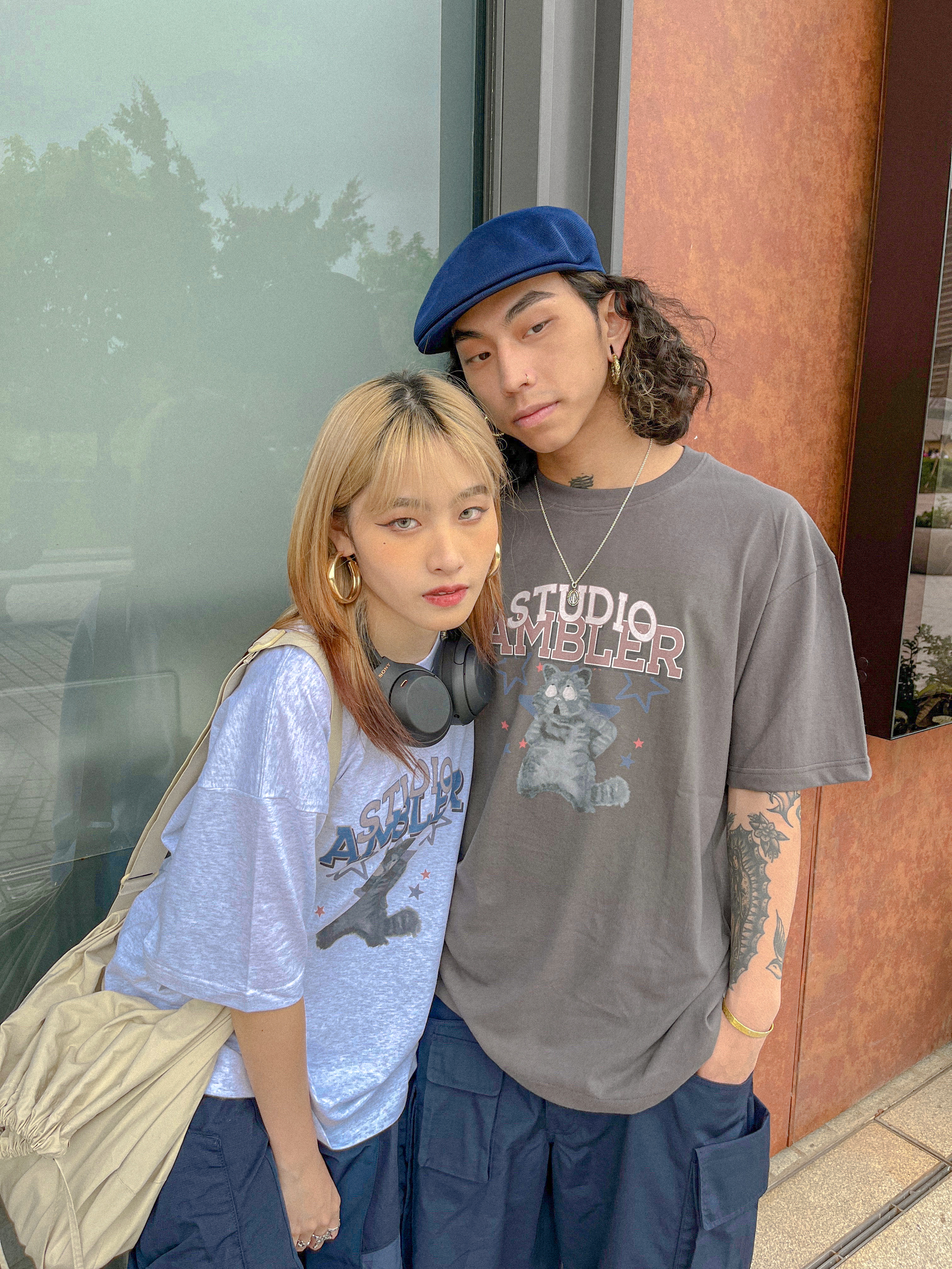 Ambler A Playful Cat Over fit T-shirt