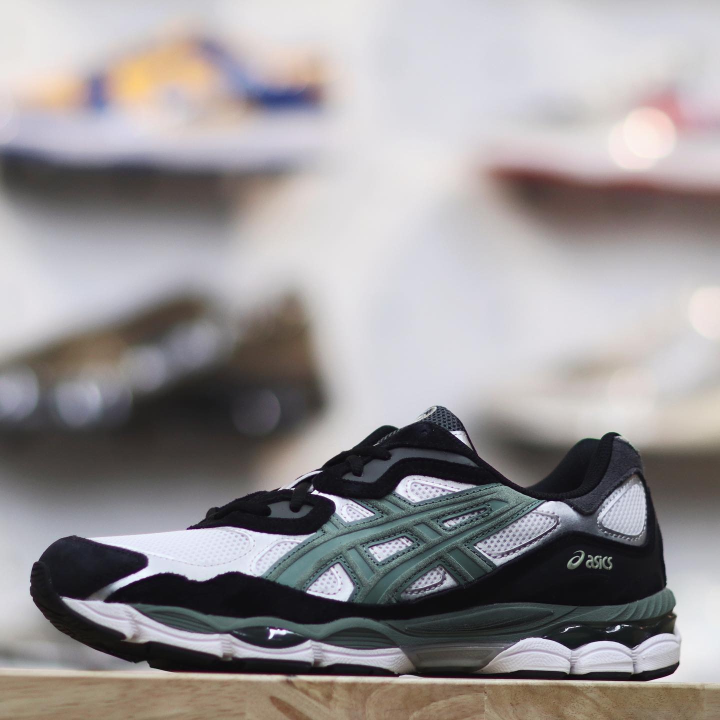 Asics Gel NYC White Black Ivy 1201A789-101