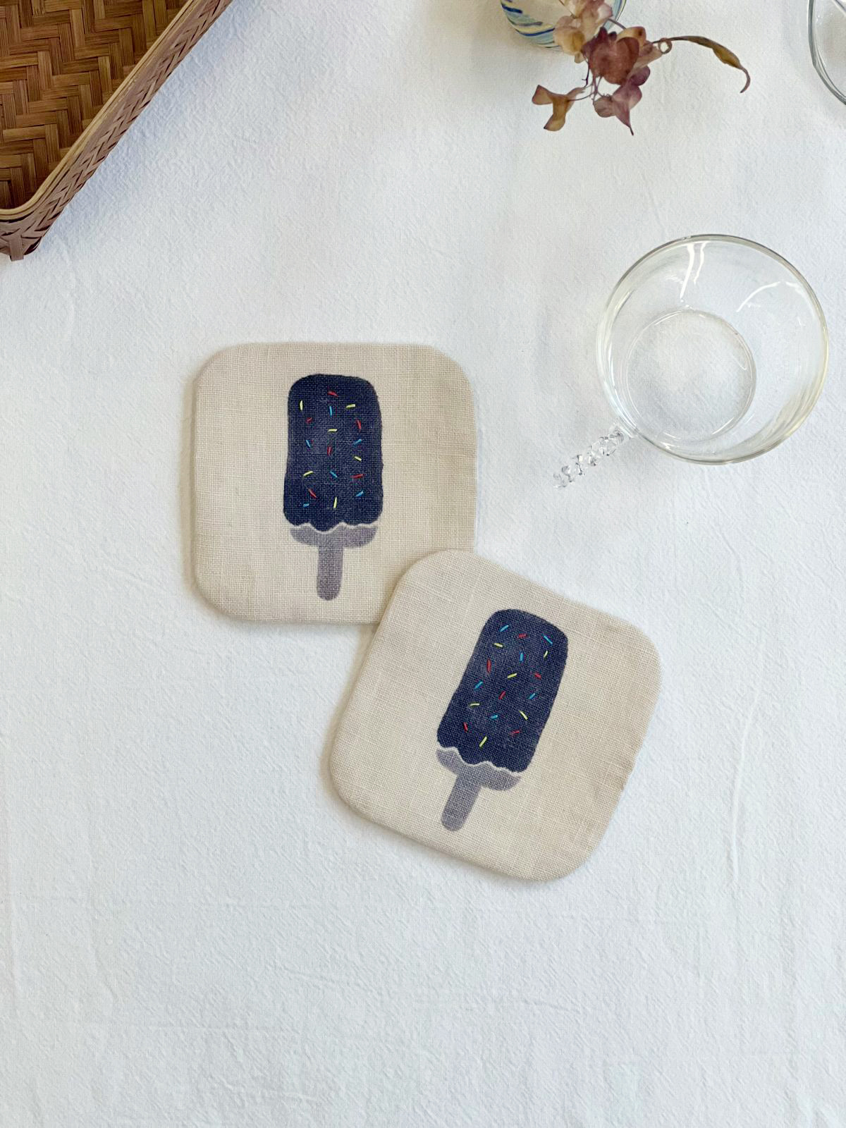 手工泥染 刺繡杯墊 冰條｜Tomotake