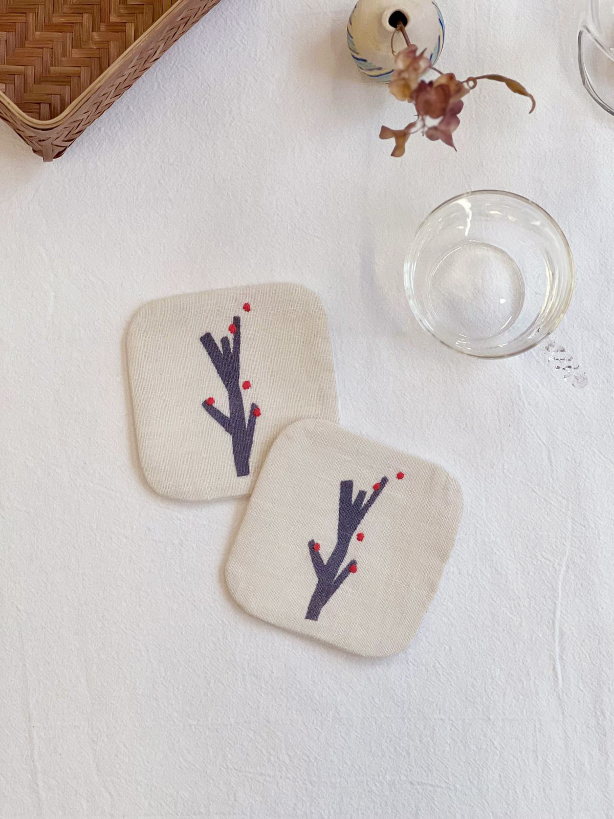 手工泥染 刺繡杯墊 花蕾｜Tomotake