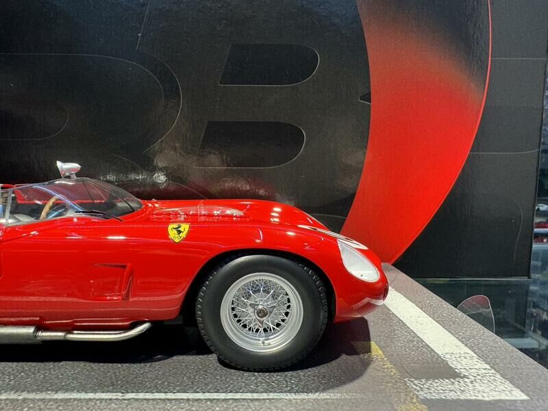BBR Models Ferrari 250 TRI 24h Le Mans 1961 Gendebien, P.Hill 1:18 model