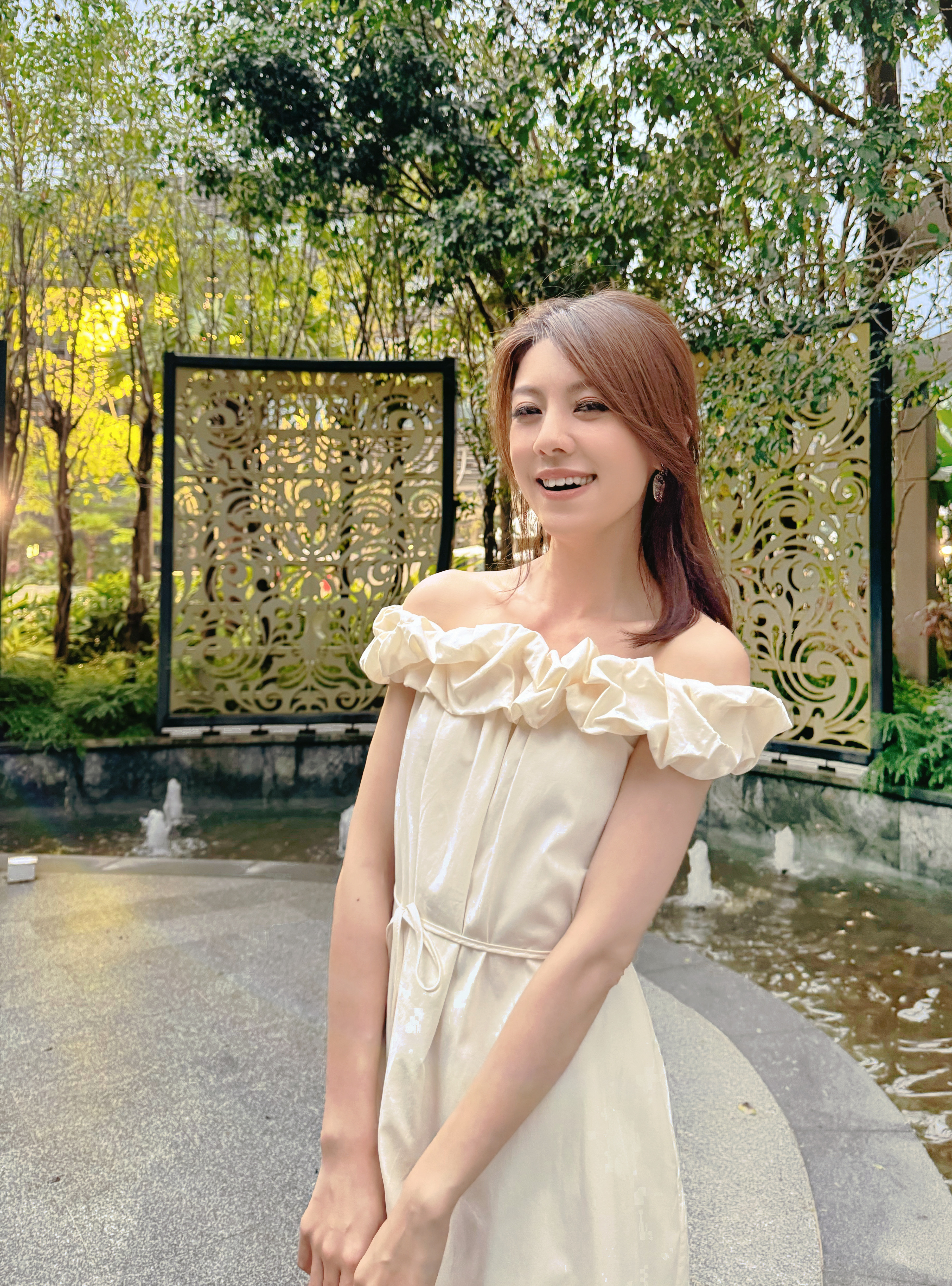 Off-Shoulder Ruffle Maxi Dress_DS245L16