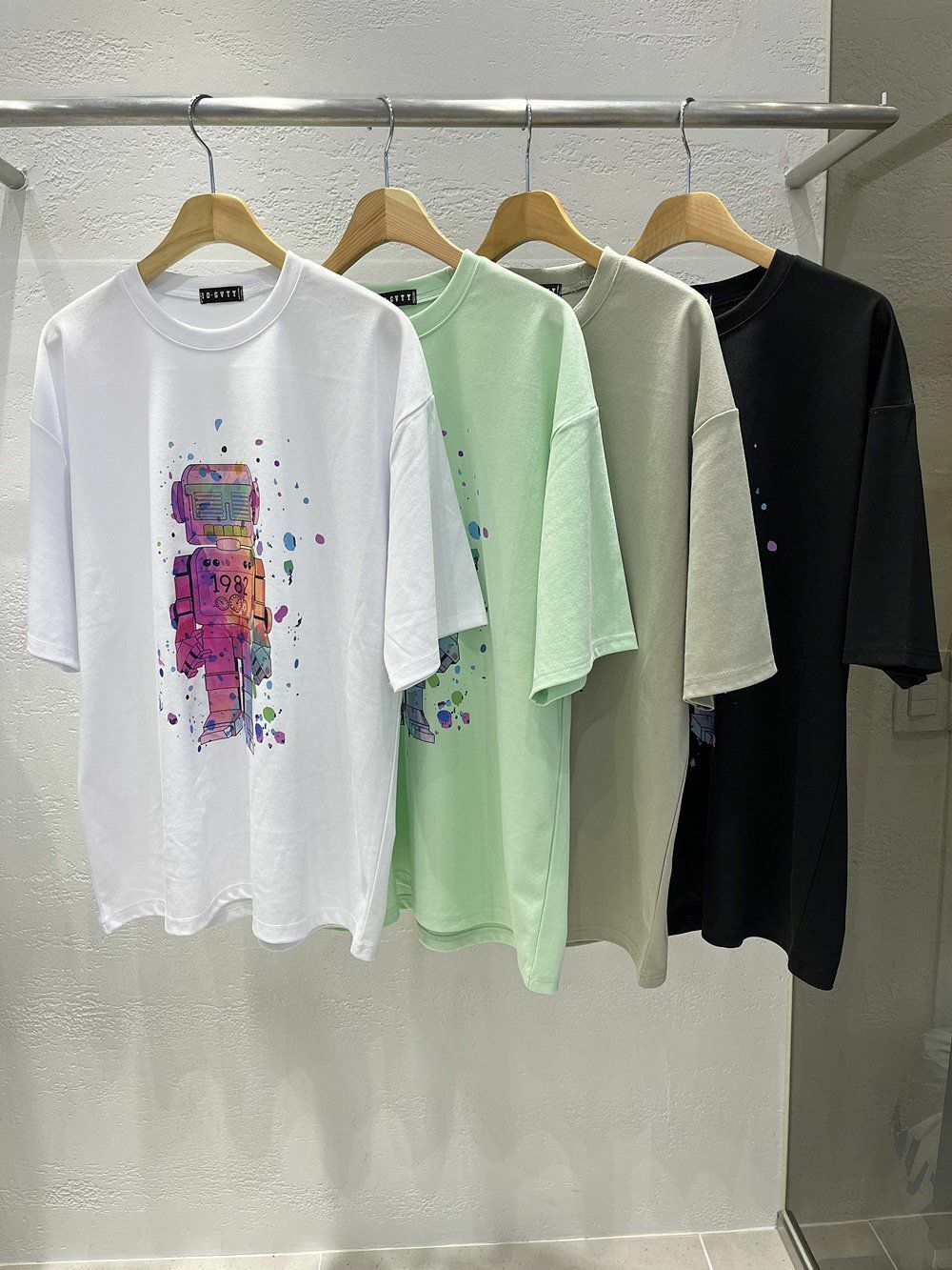 機械人圖案英文字短袖Tee 10.GVTY-0121T