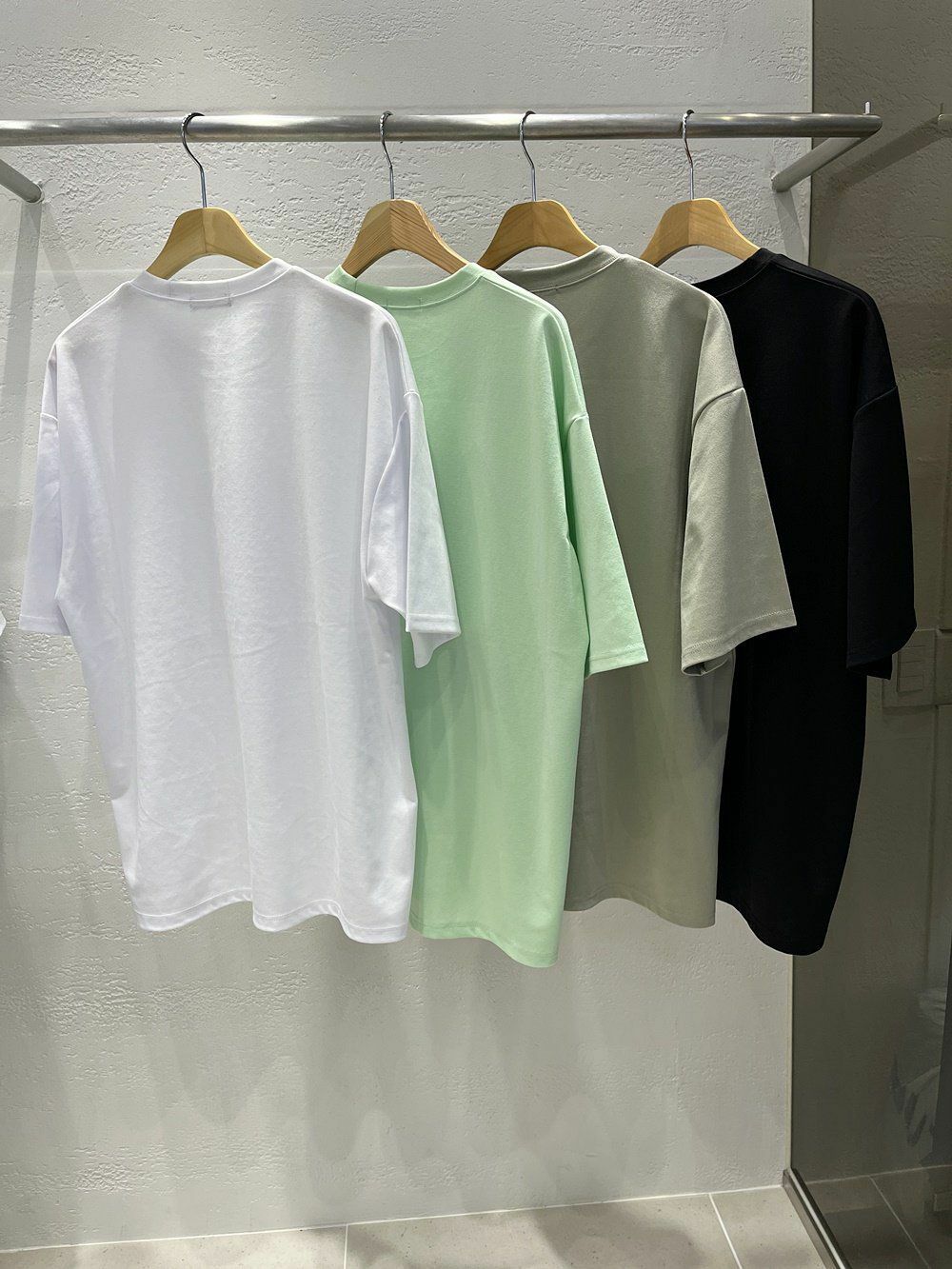 機械人圖案英文字短袖Tee 10.GVTY-0121T