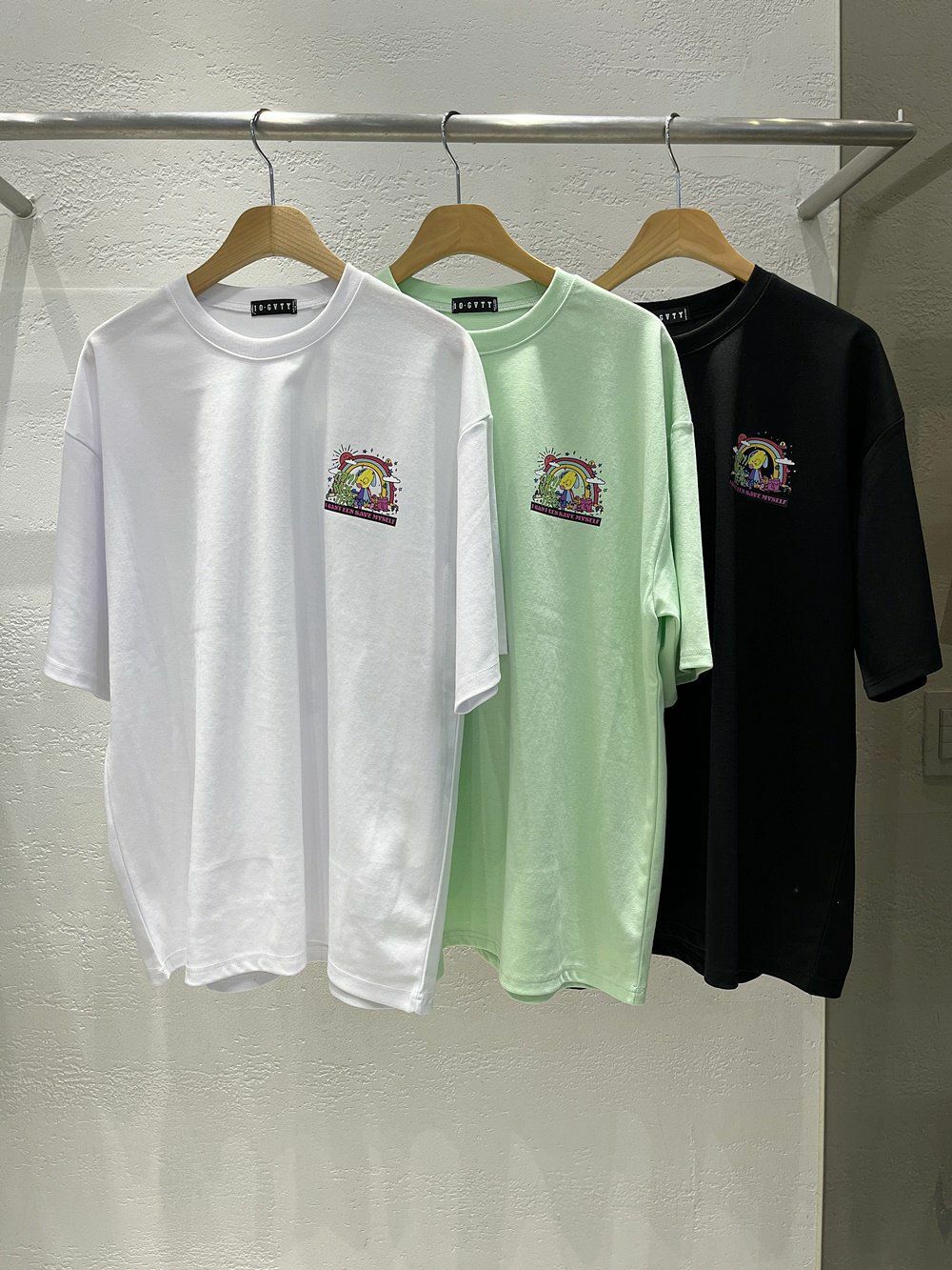 英文字圖案短袖Tee 10.GVTY-0123T