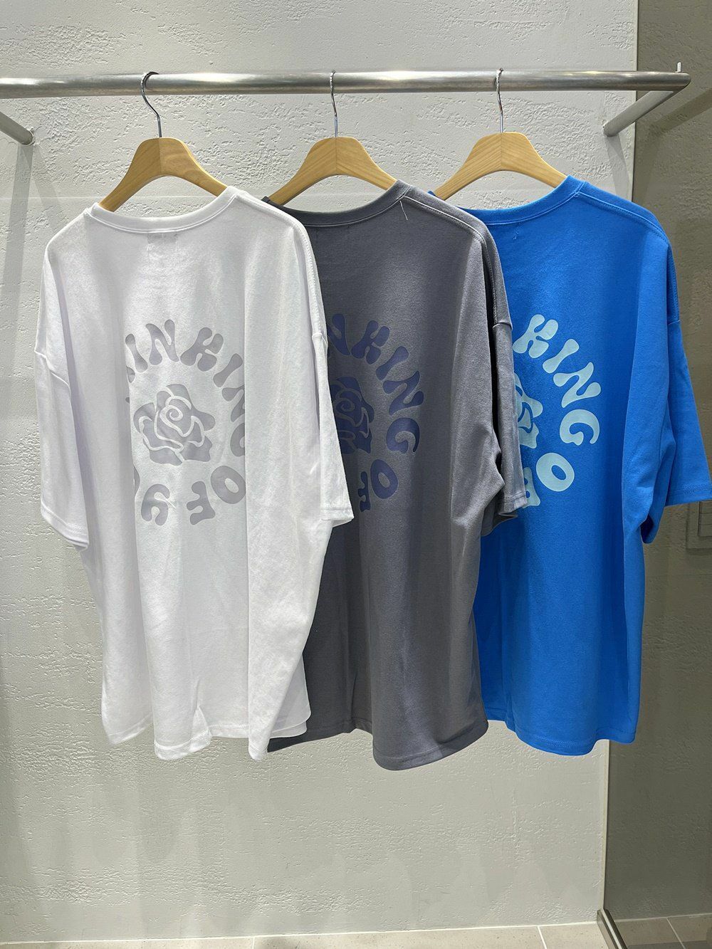 OverSize花花圖案英文字短袖Tee 10.GVTY-0125T