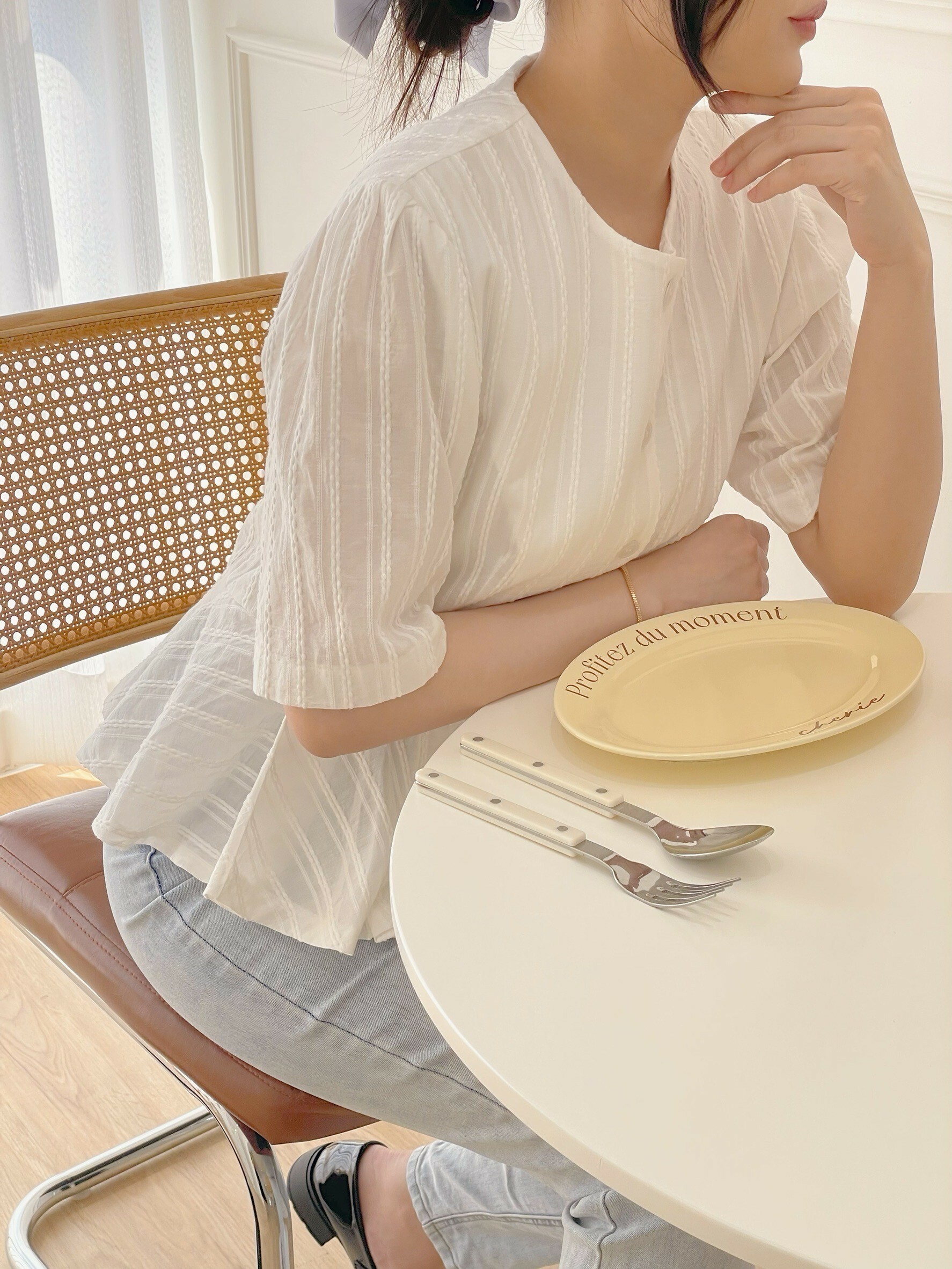 收腰傘擺直紋蕾絲襯