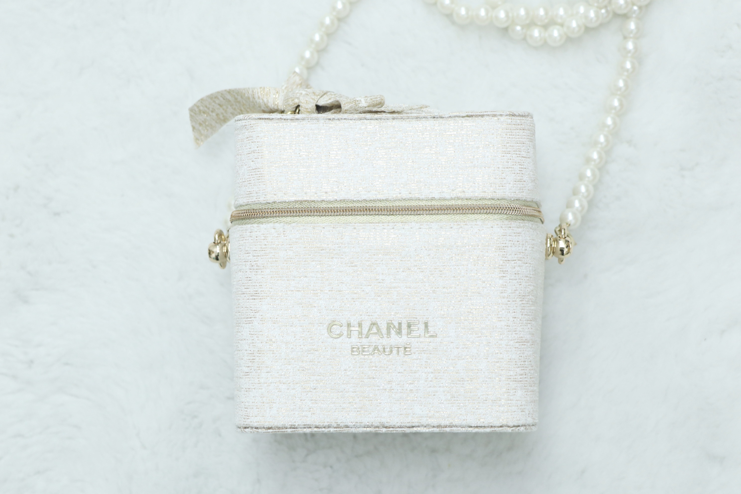 Chanel白色全新化妝包🤍😍