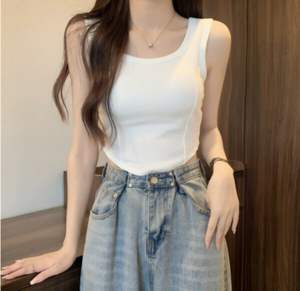 Summer halterneck vest with chest pad (white) [one size]