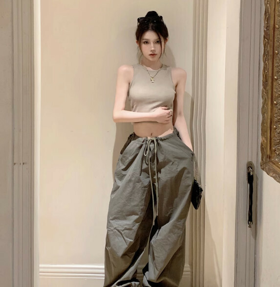 Summer short sleeveless backless vest (gray-green) [Size: S-L] [Contact customer service to confirm the shipping size after placing an order]