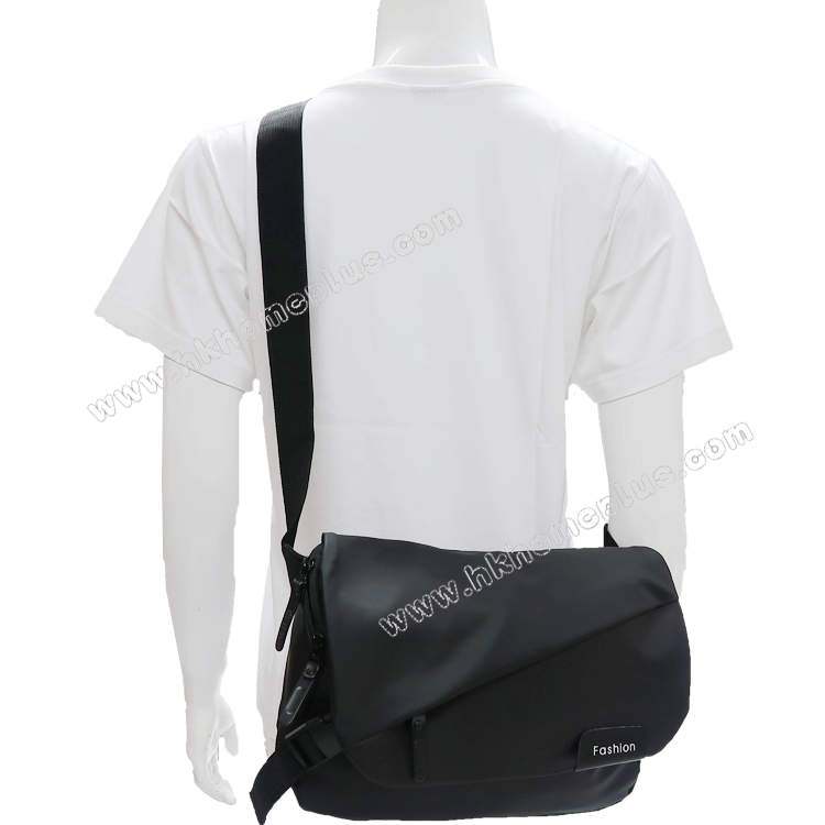 Fashion: 尼龍斜揹袋