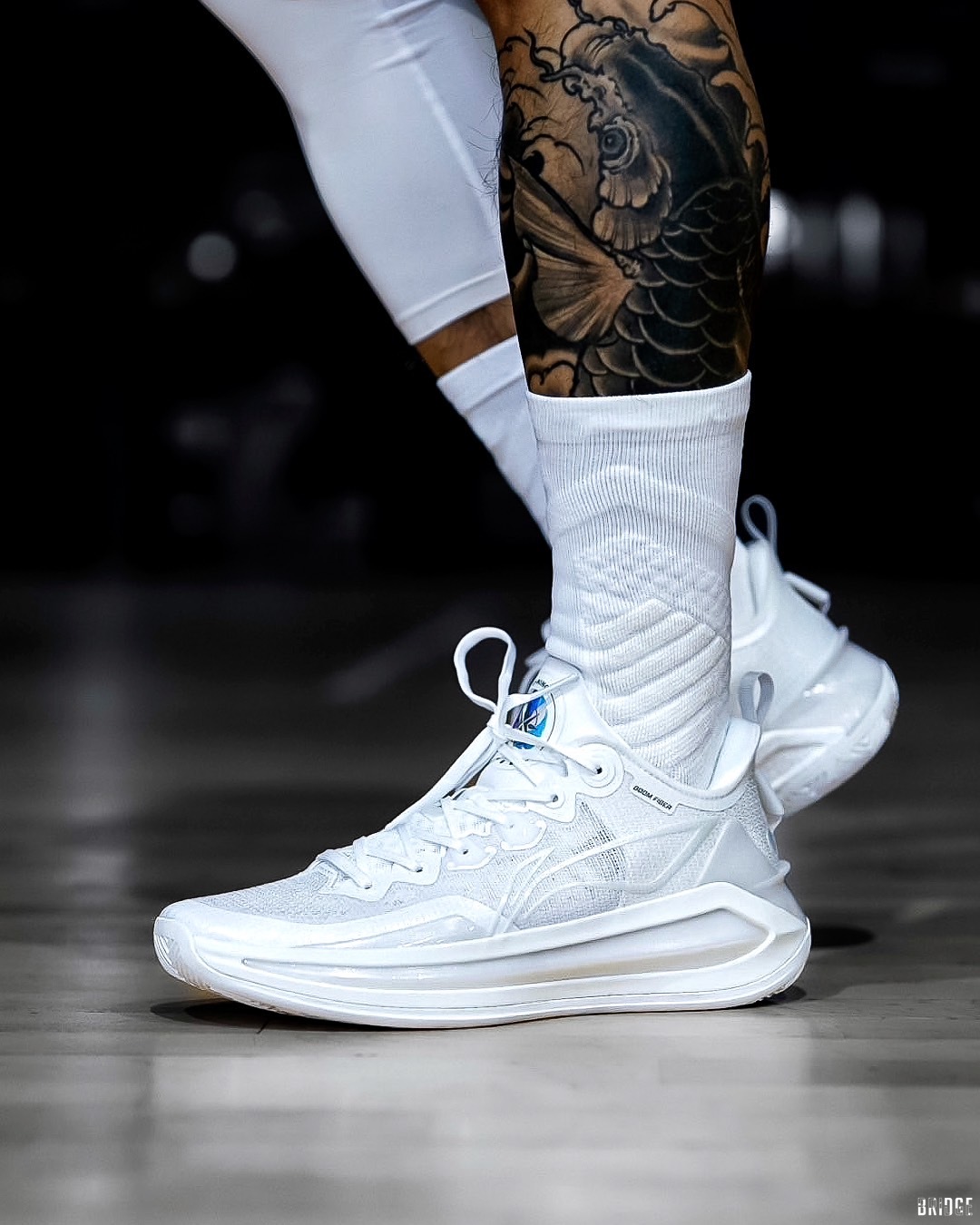 LI-NING 『利刃３』 V2 雲霧白