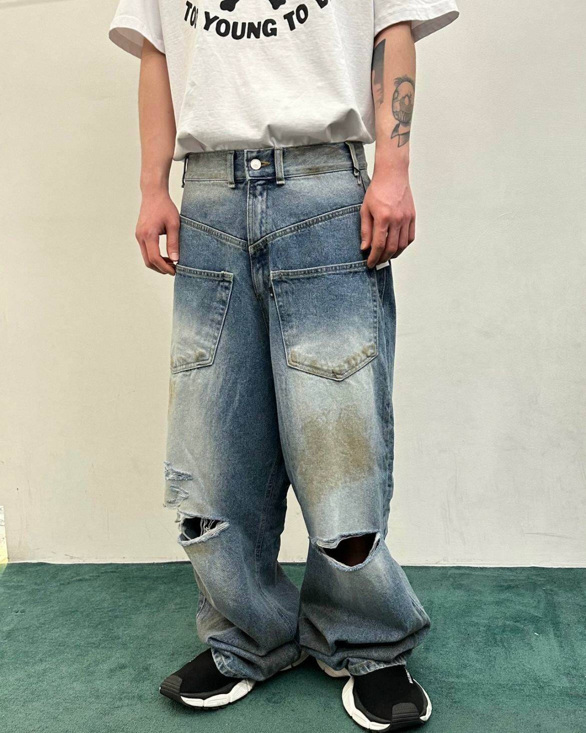 洗水破洞鬆身牛仔褲 WELL DONE-057P