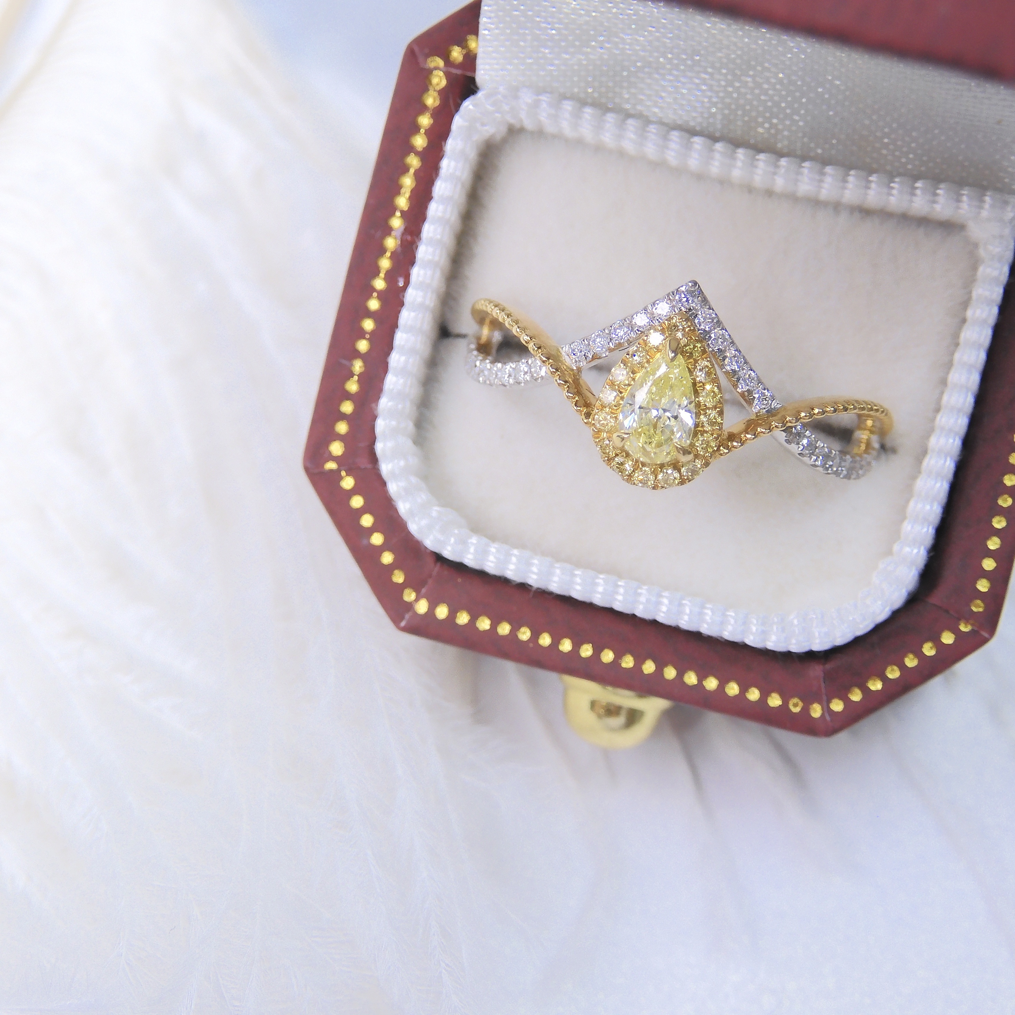 18K金 0.18ct 黃鑽戒指