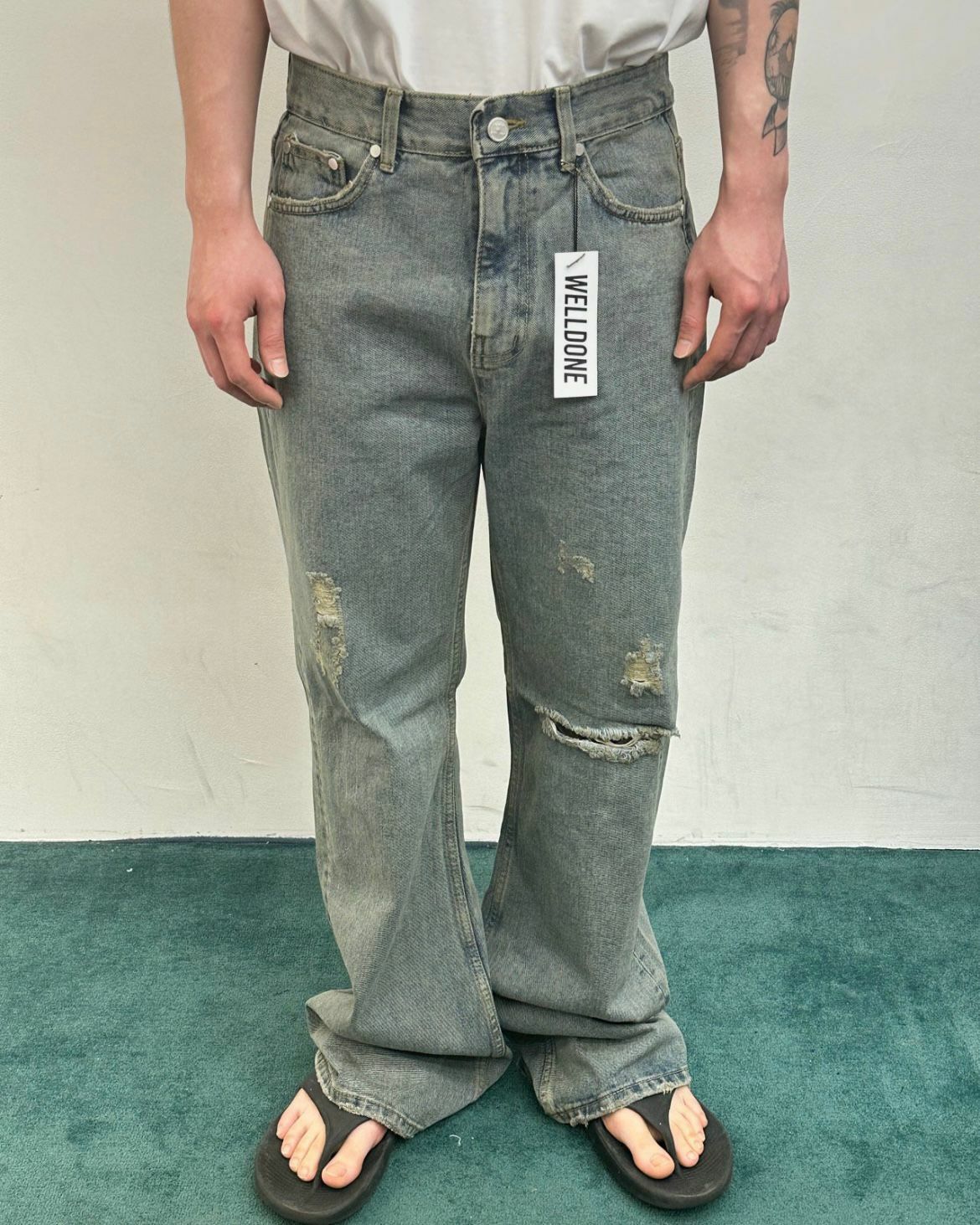 洗水破洞鬆身牛仔褲 WELL DONE-060J