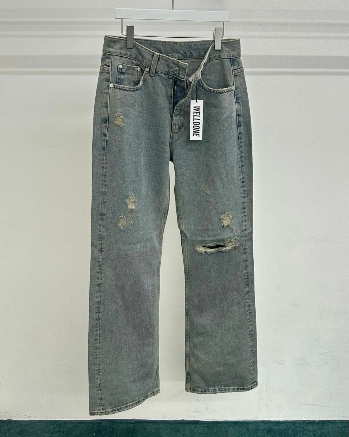 洗水破洞鬆身牛仔褲 WELL DONE-060J