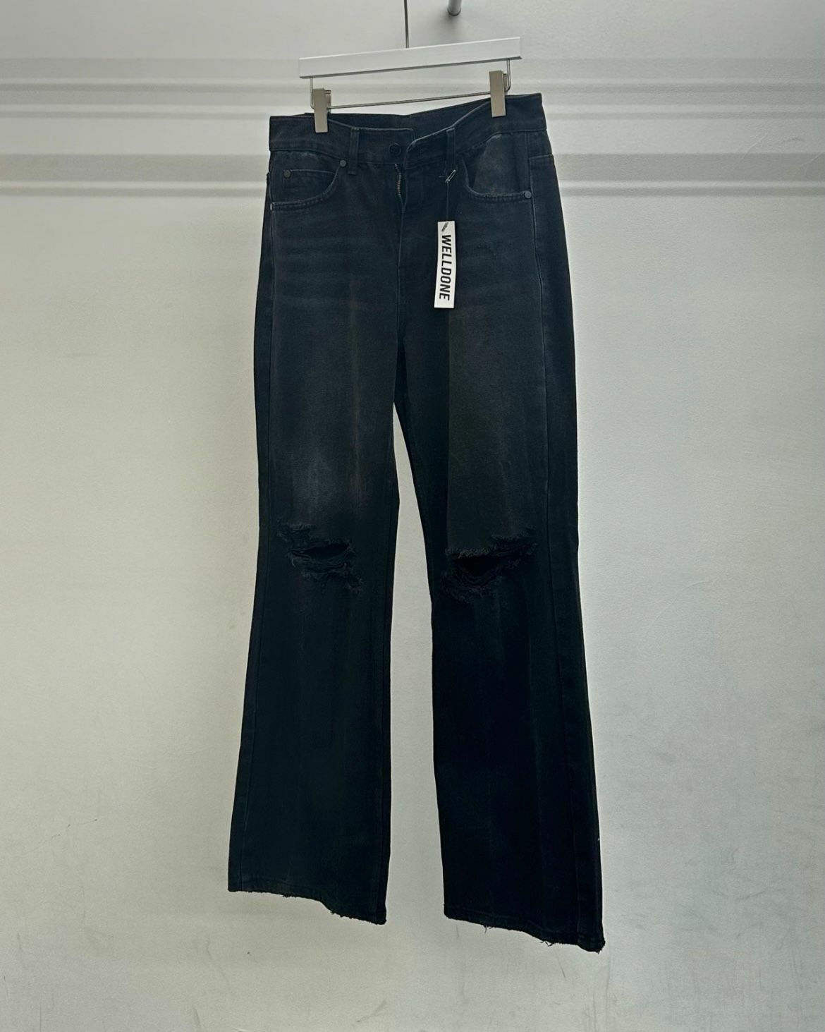 洗水破洞鬆身牛仔褲 WELL DONE-064J