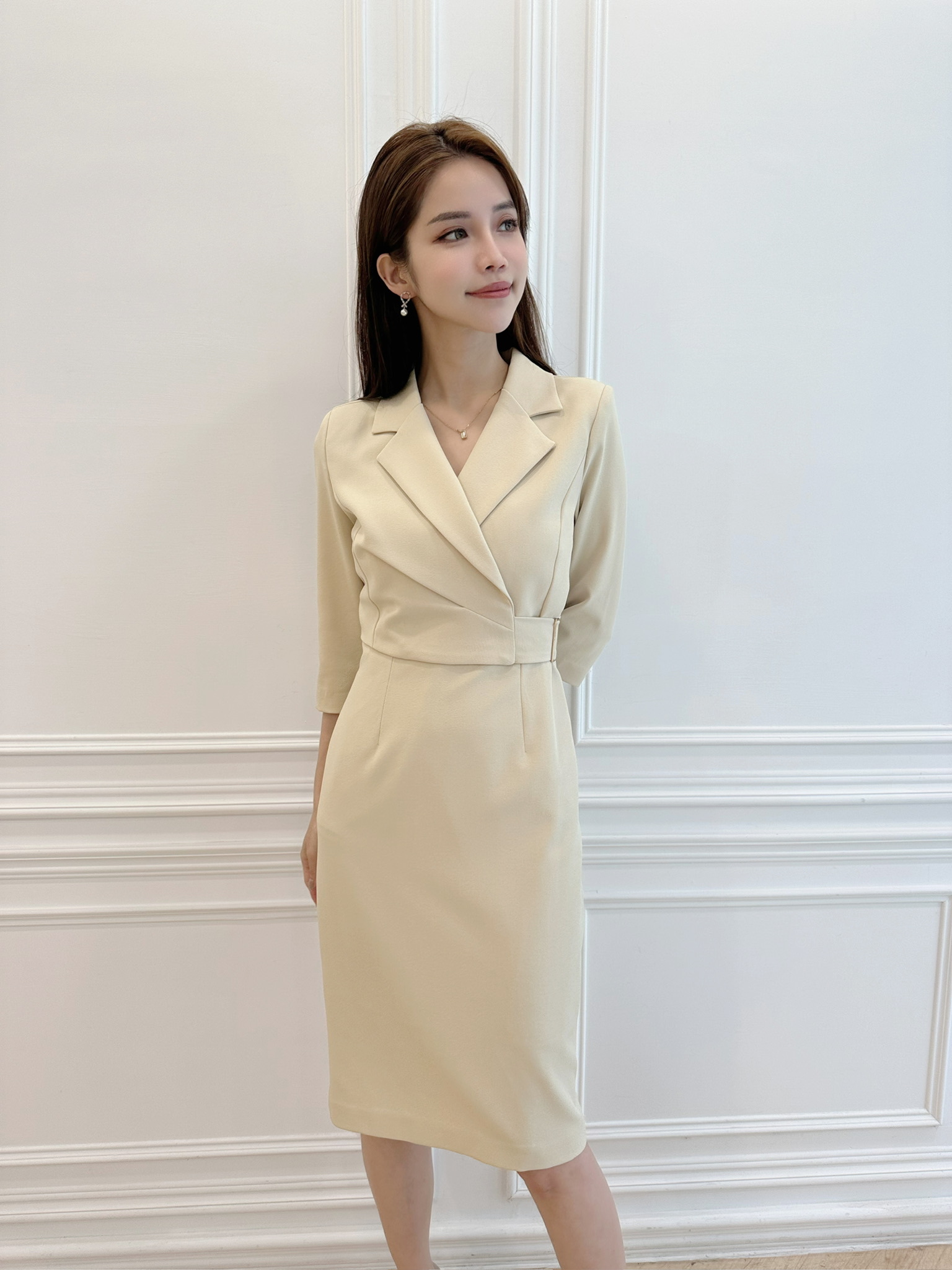 翻領側釦環腰身洋裝