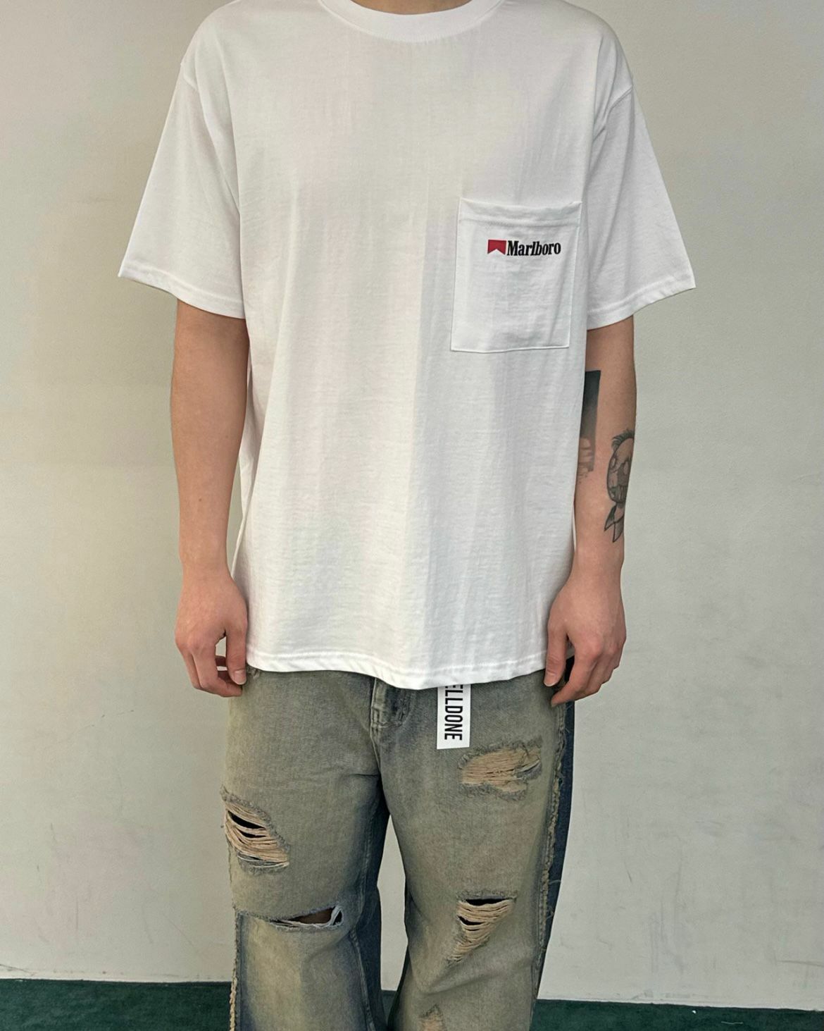 袋口英文字短袖Tee WELL DONE-066T