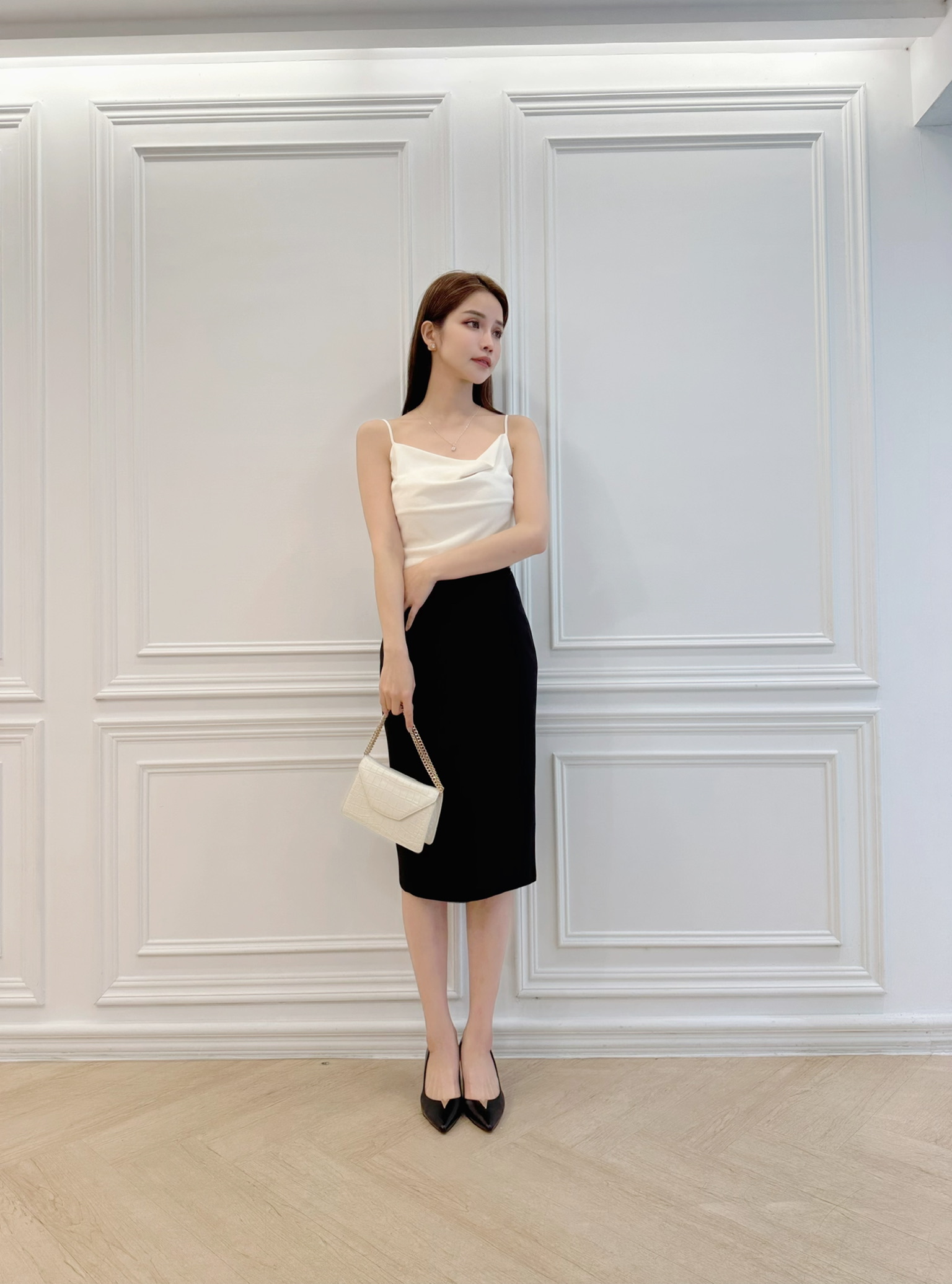 垂墜領細肩帶背心