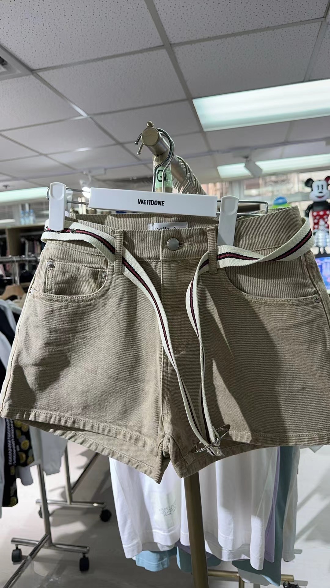 卡其色洗水百搭短褲 -T