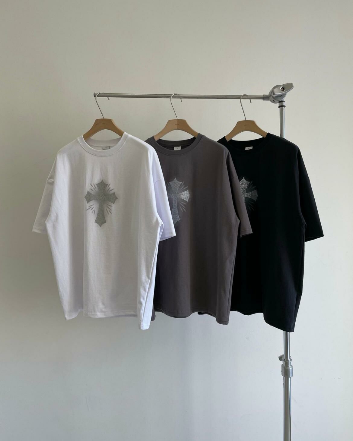 十字架圖案短袖Tee EASY-009T