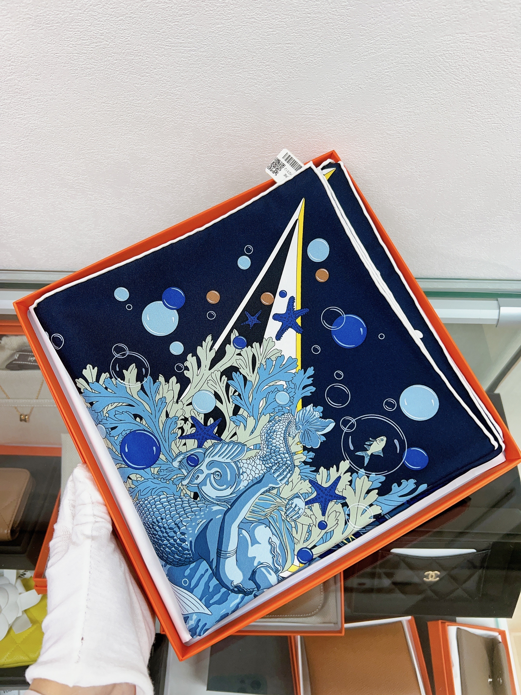 *Unused* Hermes scarf 90cm (navy flagship)