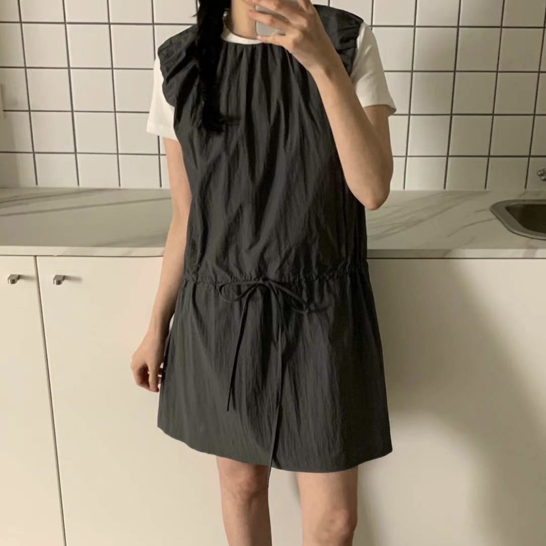 俏皮肩抓皺抽繩小口袋短洋(墨)