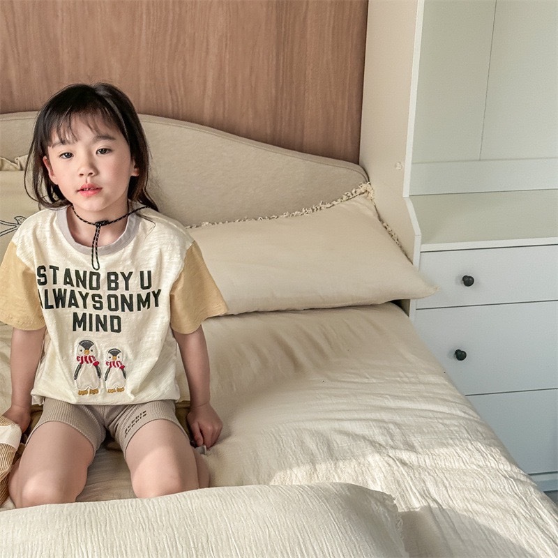 企鵝拼色袖上衣