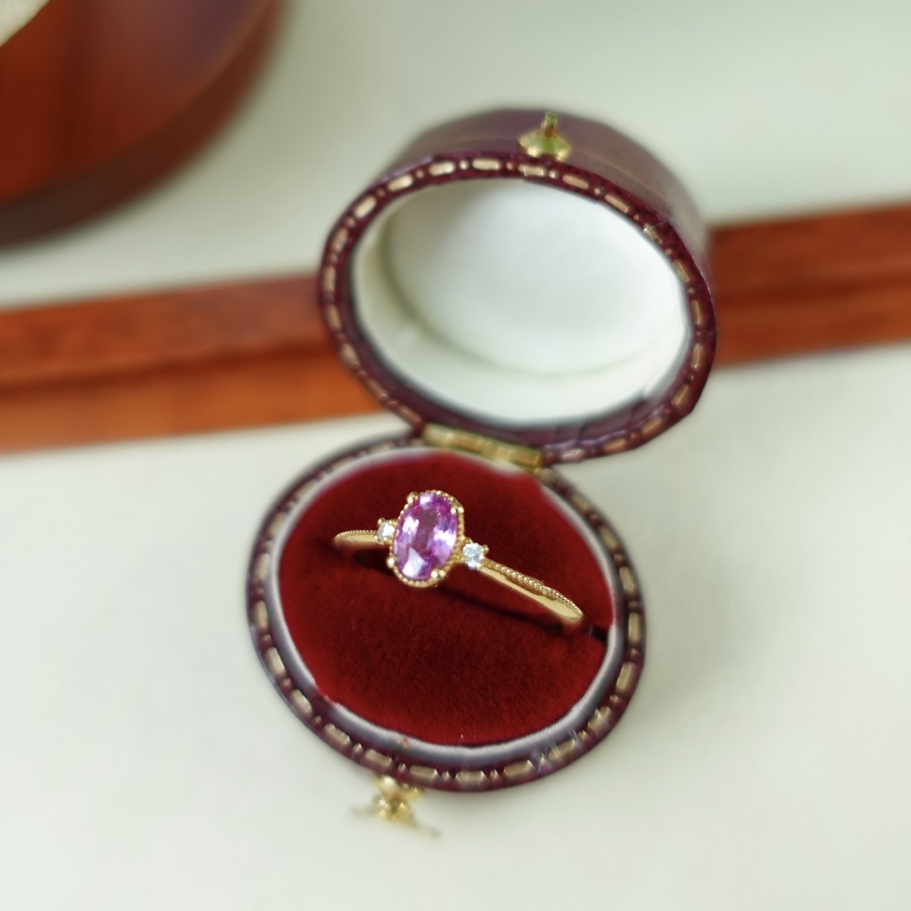 18K金粉紅藍寶石鑽石戒指