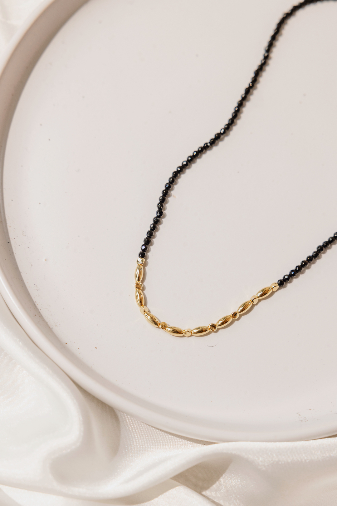 黑瑪瑙金米珠項鍊（金色）