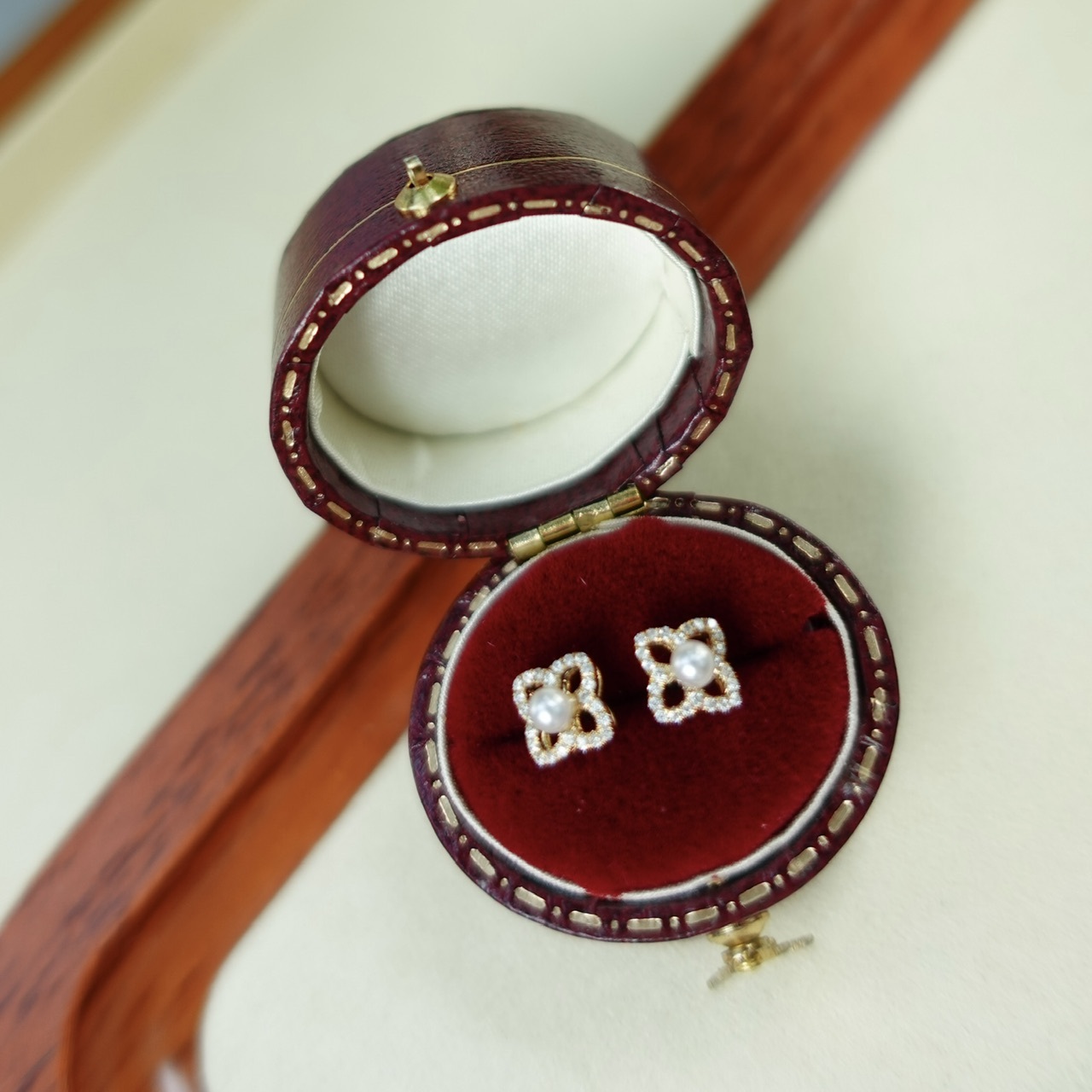 18K金baby Akoya 珍珠鑽石耳釘 (2.5-3mm)