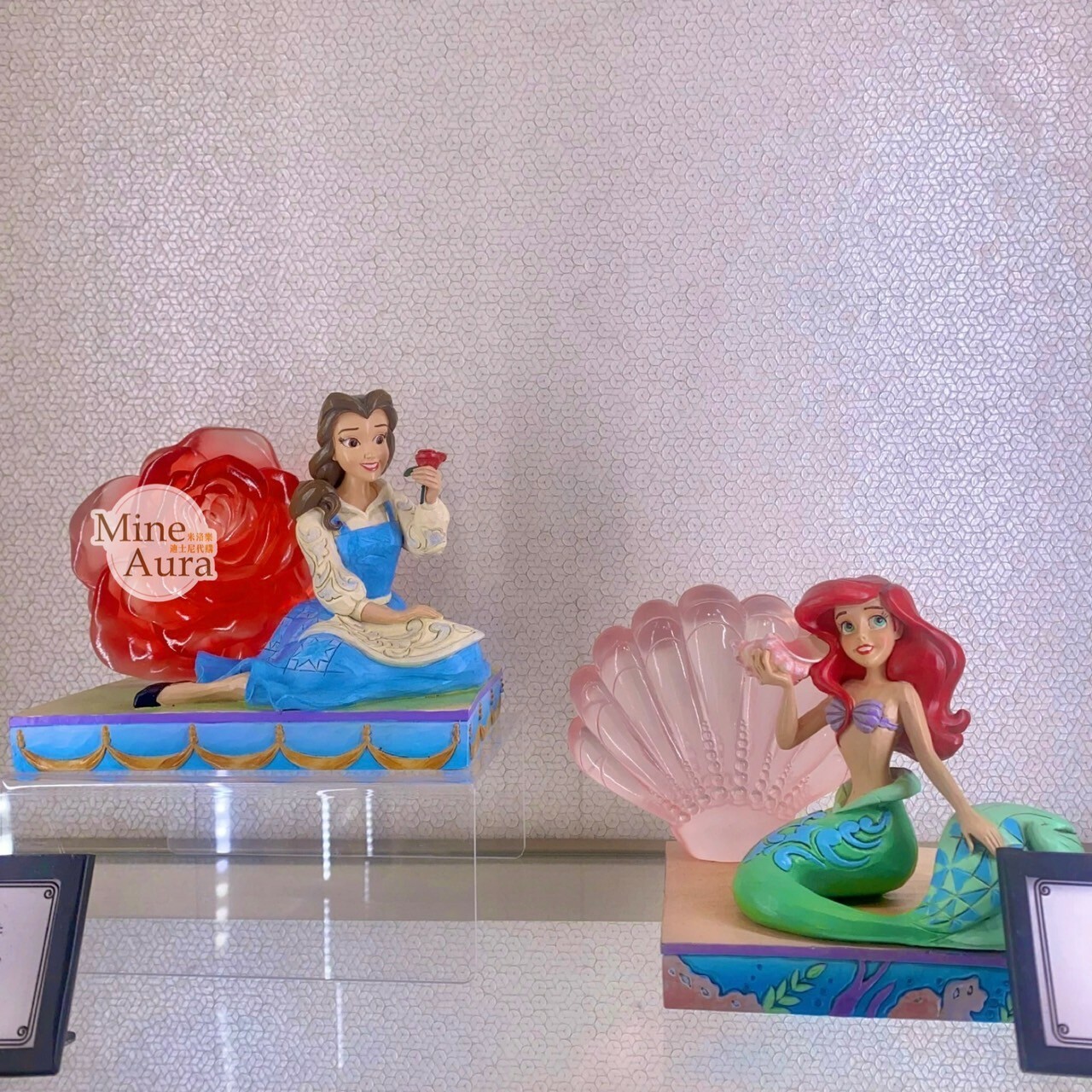 (限時特價) 貝兒公主 Belle 坐姿 玫瑰花 場景 樹脂 擺飾品 美女與野獸 Beauty and the Beast -上海迪士尼樂園