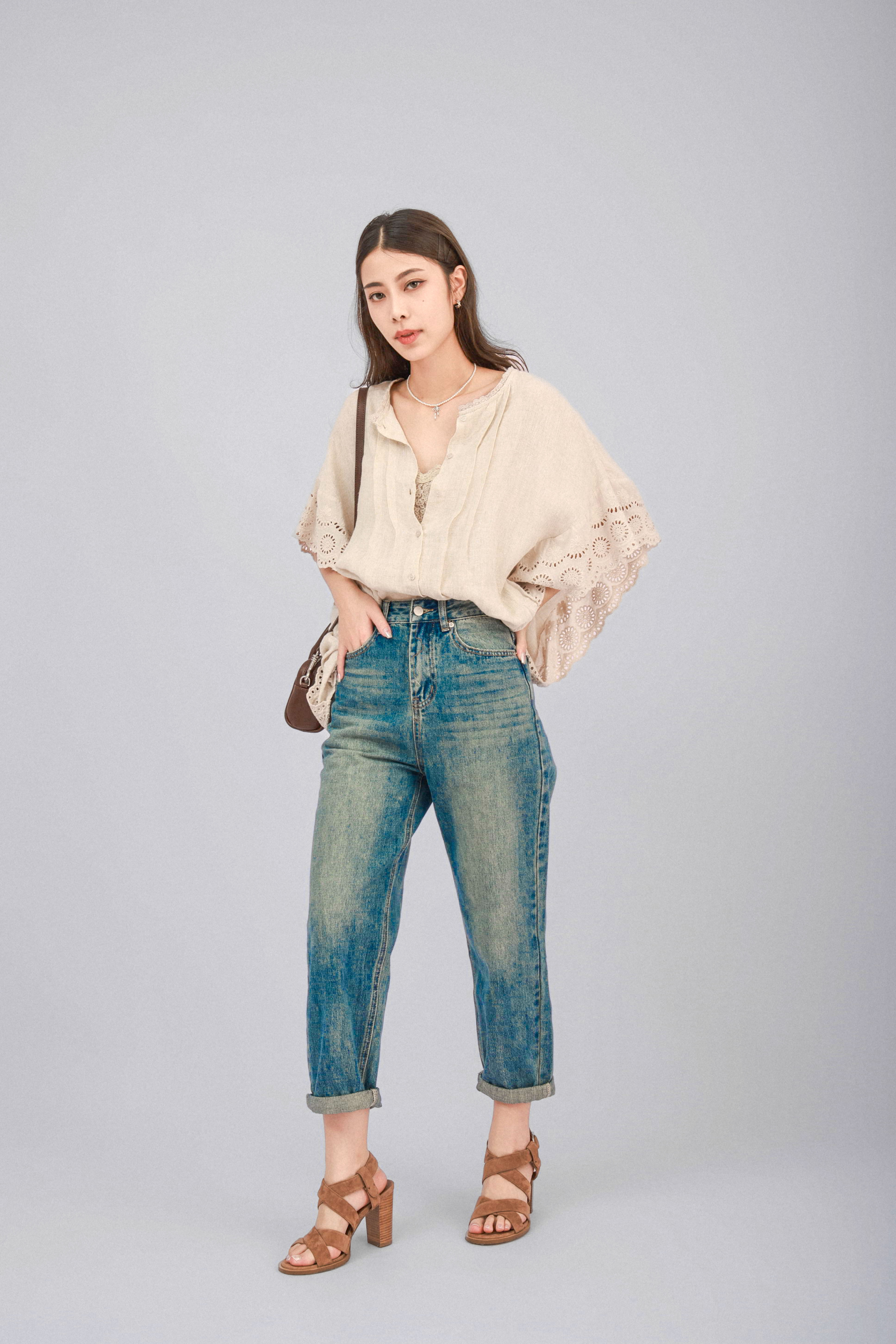 花邊蝙蝠袖圓領棉麻恤衫（現貨款式）