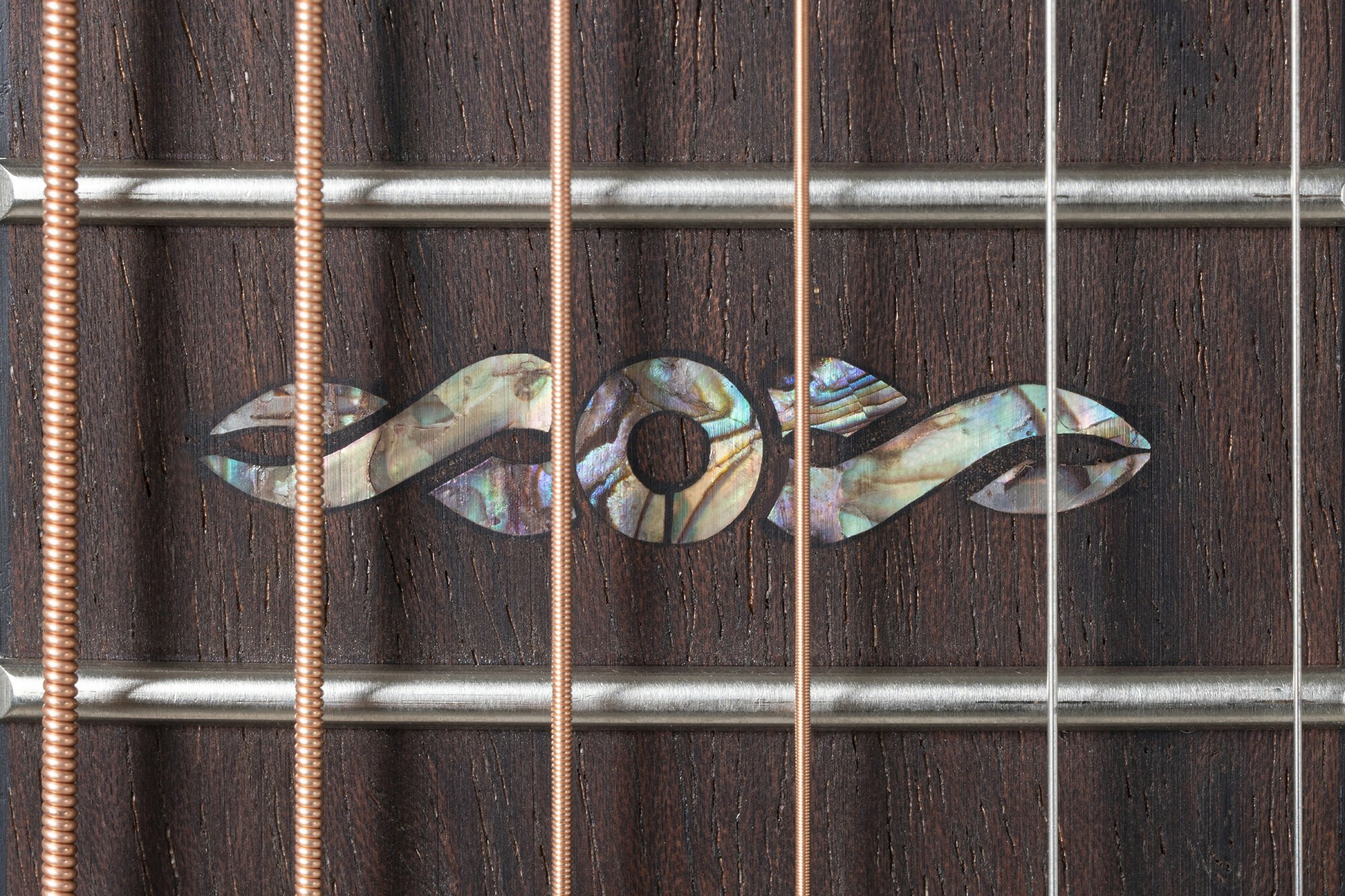 限定款 Ovation Celebrity Elite Plus 澳洲黑相思木 可插電 圓背 電木吉他 ce44p-ablke-g 限定款 Ovation Celebrity Elite Plus 澳洲黑相思木 可插電 圓背 電木吉他 ce44p-ablke-g / ce44p-blfl-g 第 4 張圖片｜三峽吉他 / Bass