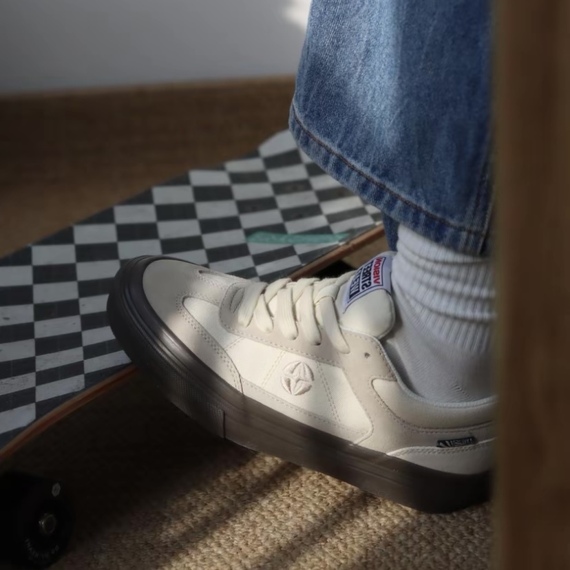 【現貨】VISION STREET WEAR CHOPPER 復古街頭滑板鞋/米白 V241NY300531