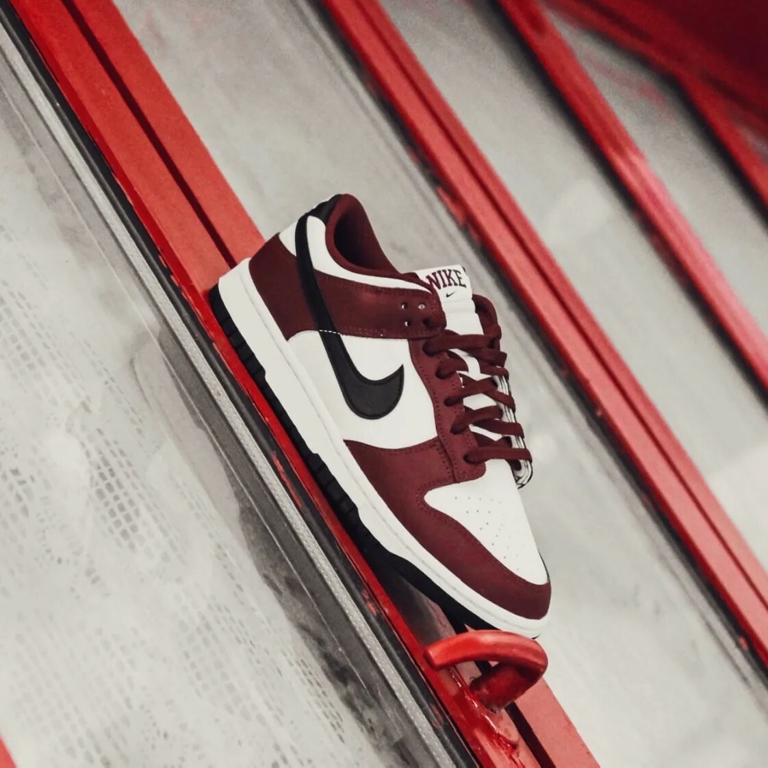 Nike Dunk Low "Dark Team Red" 酒紅黑勾 FZ4616600