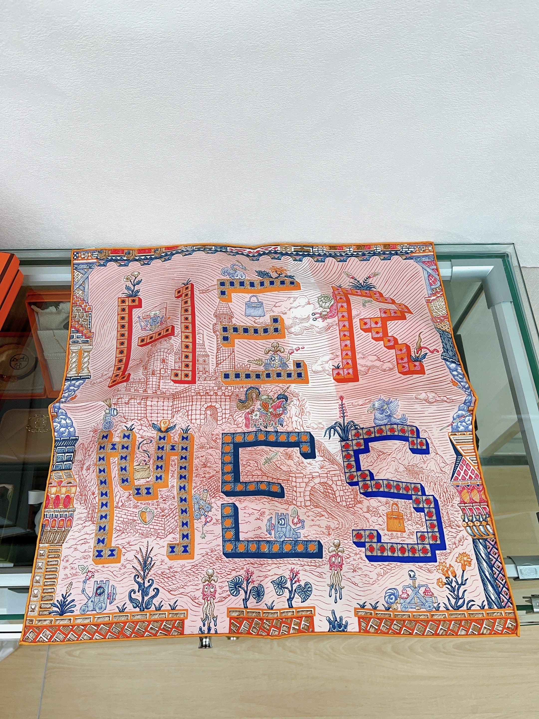 *Unused* Hermes scarf 40cm (super silk quest/ pink)