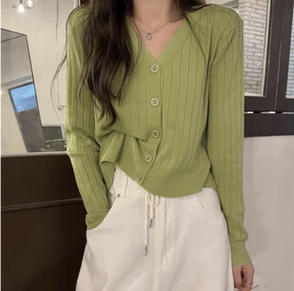 Loose and slim V-neck cardigan with long sleeves (green) (Size: one size)